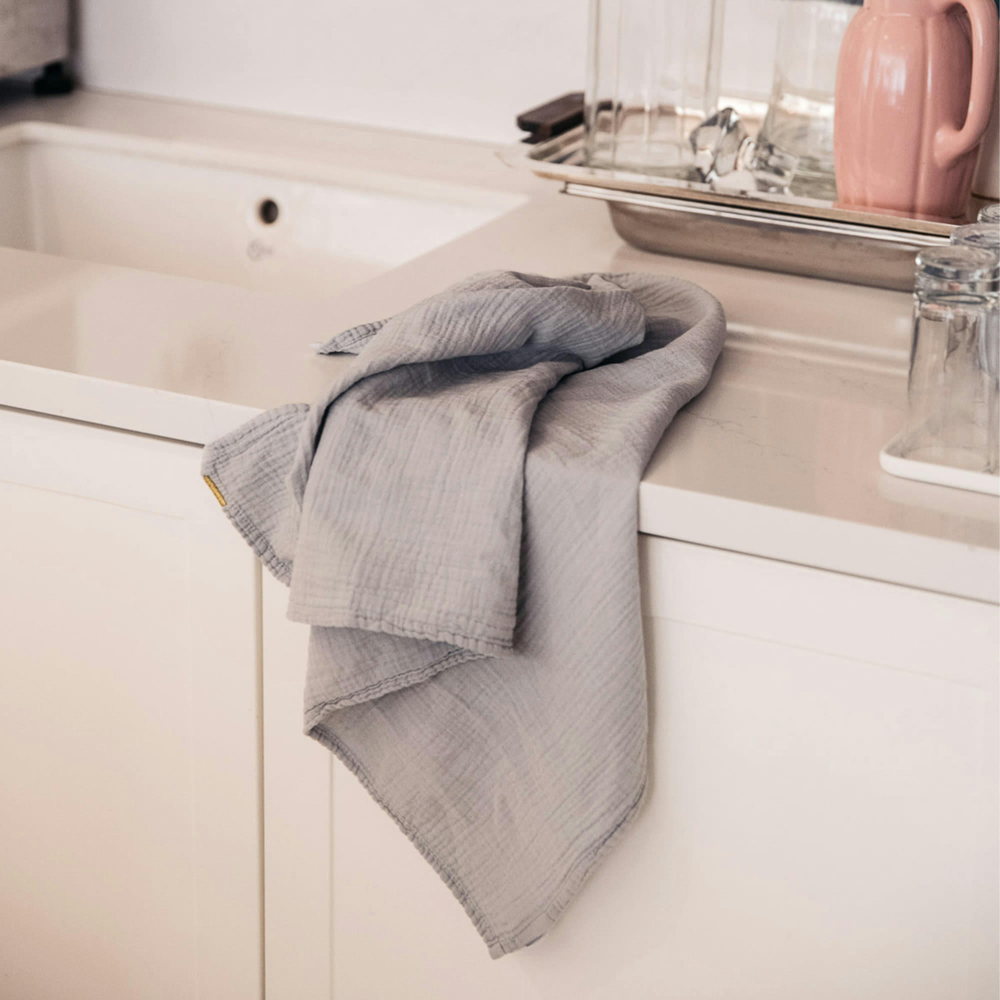 - Torchon en double gaze de coton bleu subtil