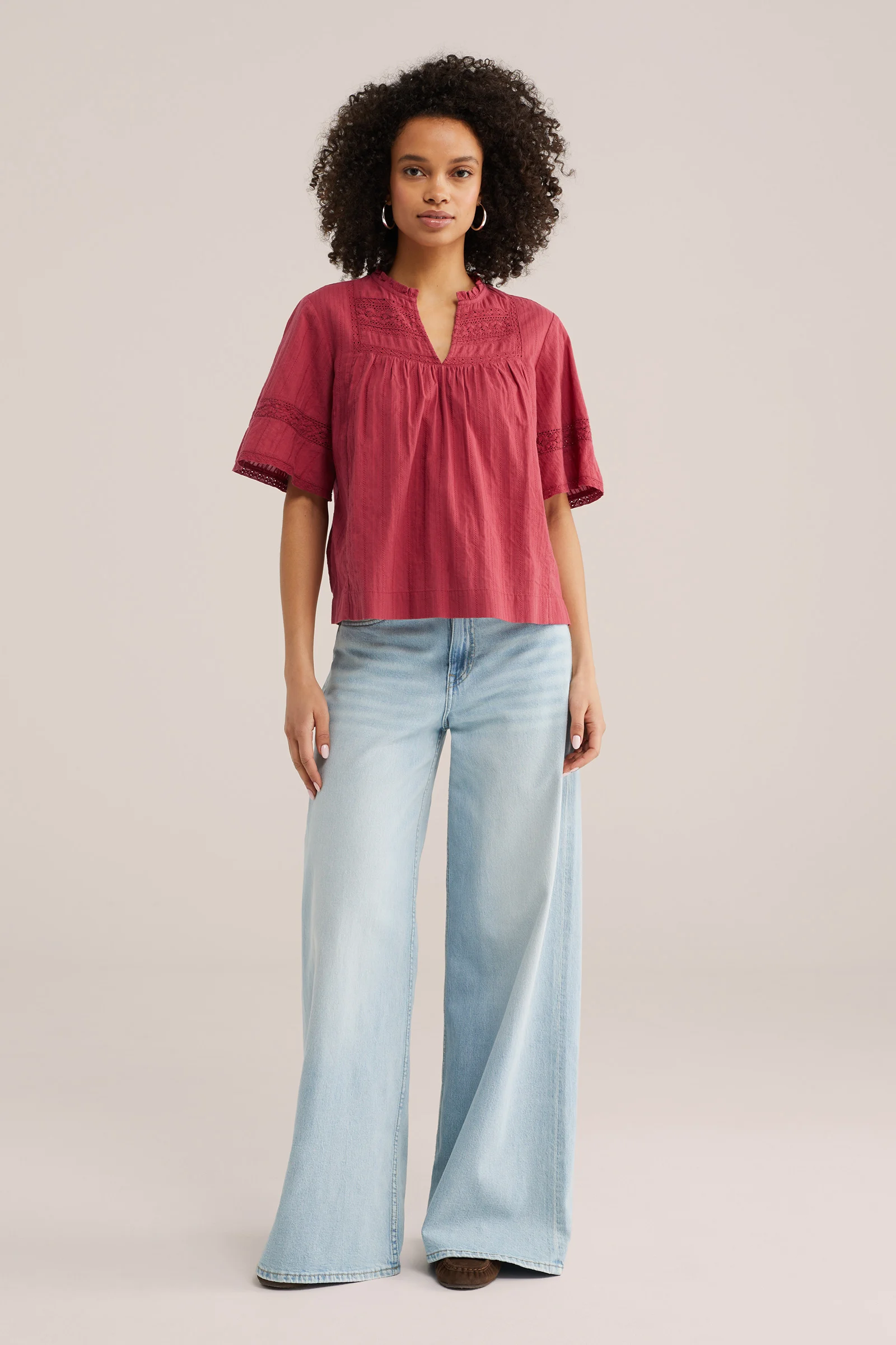 Dames blouse met embroideries