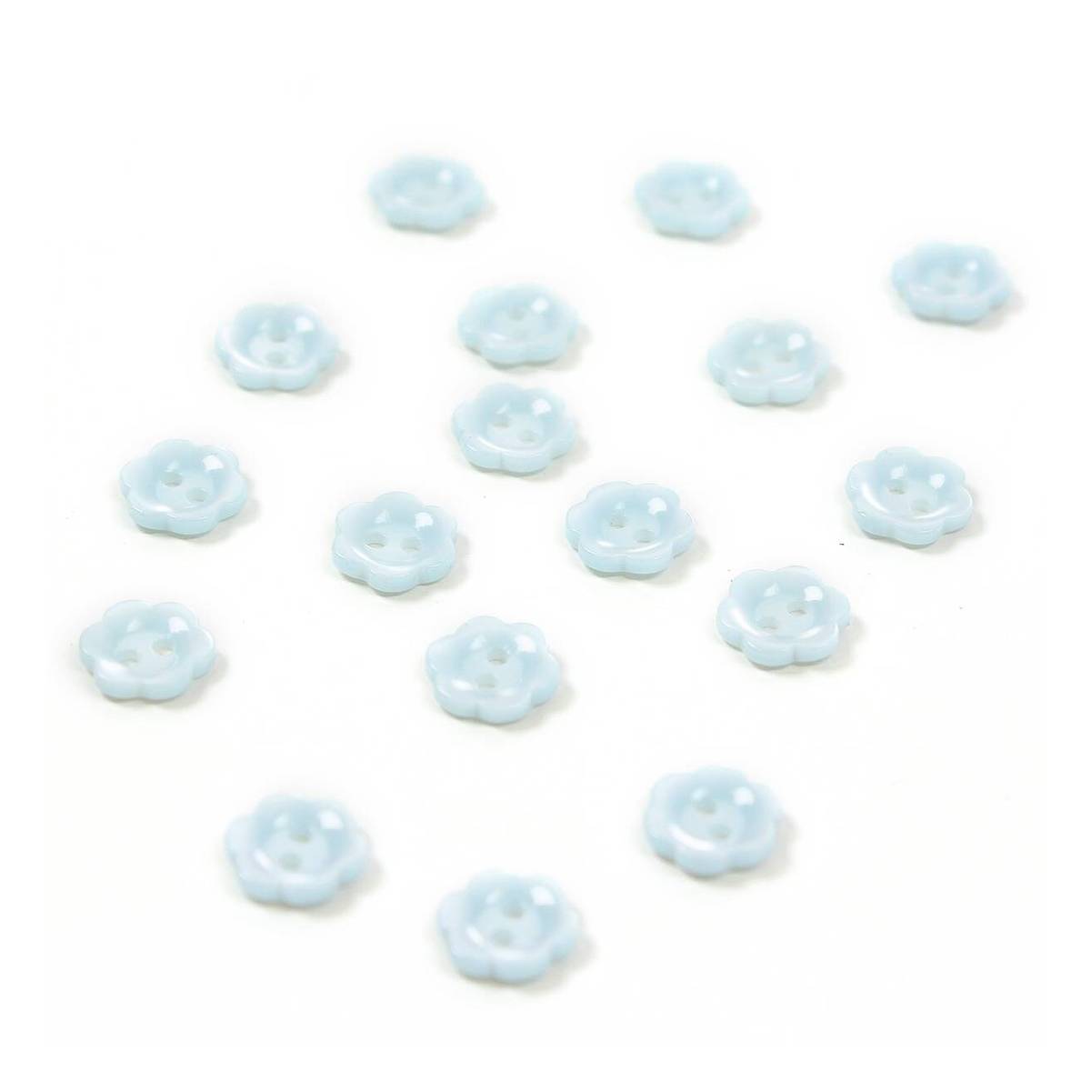 Hemline Sky Blue Basic Flower Button 17 Pack