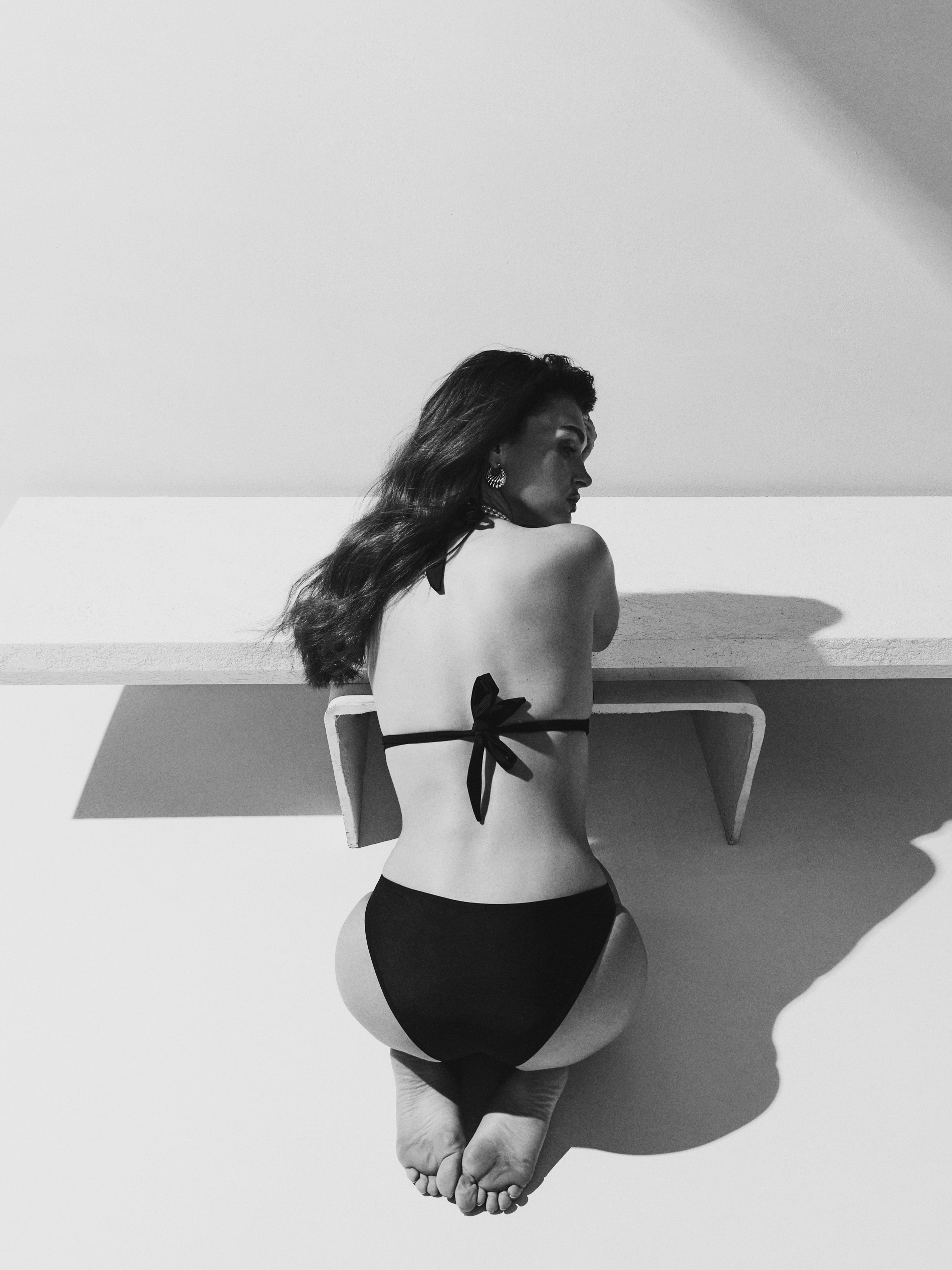 Trójkątna góra od bikini wiązana na szyi i plecach