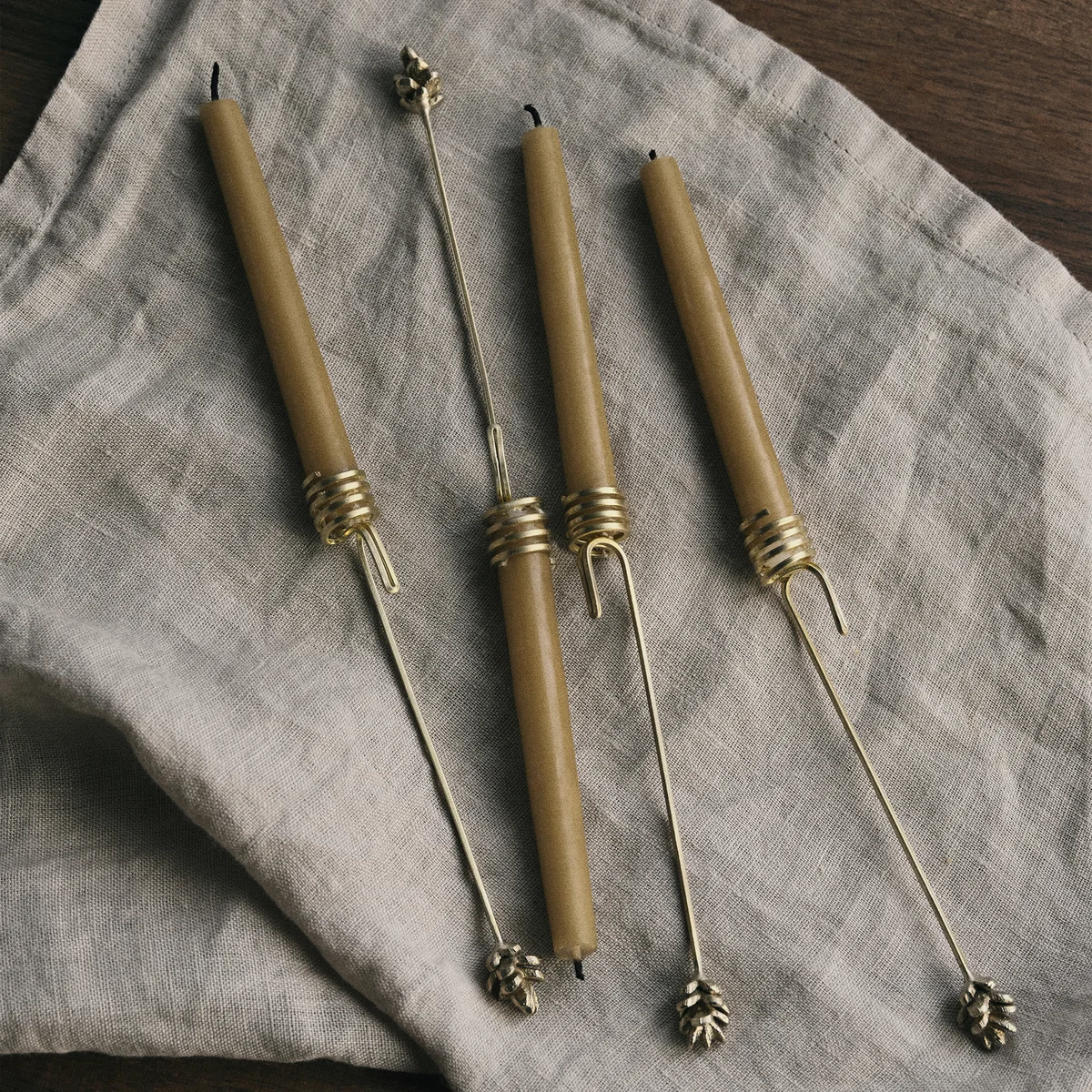 Ferm Living - Forest Christbaumkerzenhalter, Messing (4er-Set)