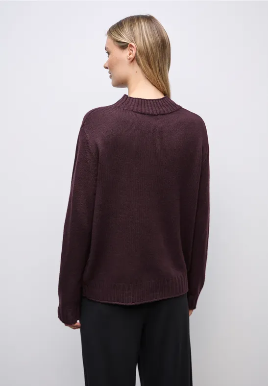 Basic Turtleneck Pullover