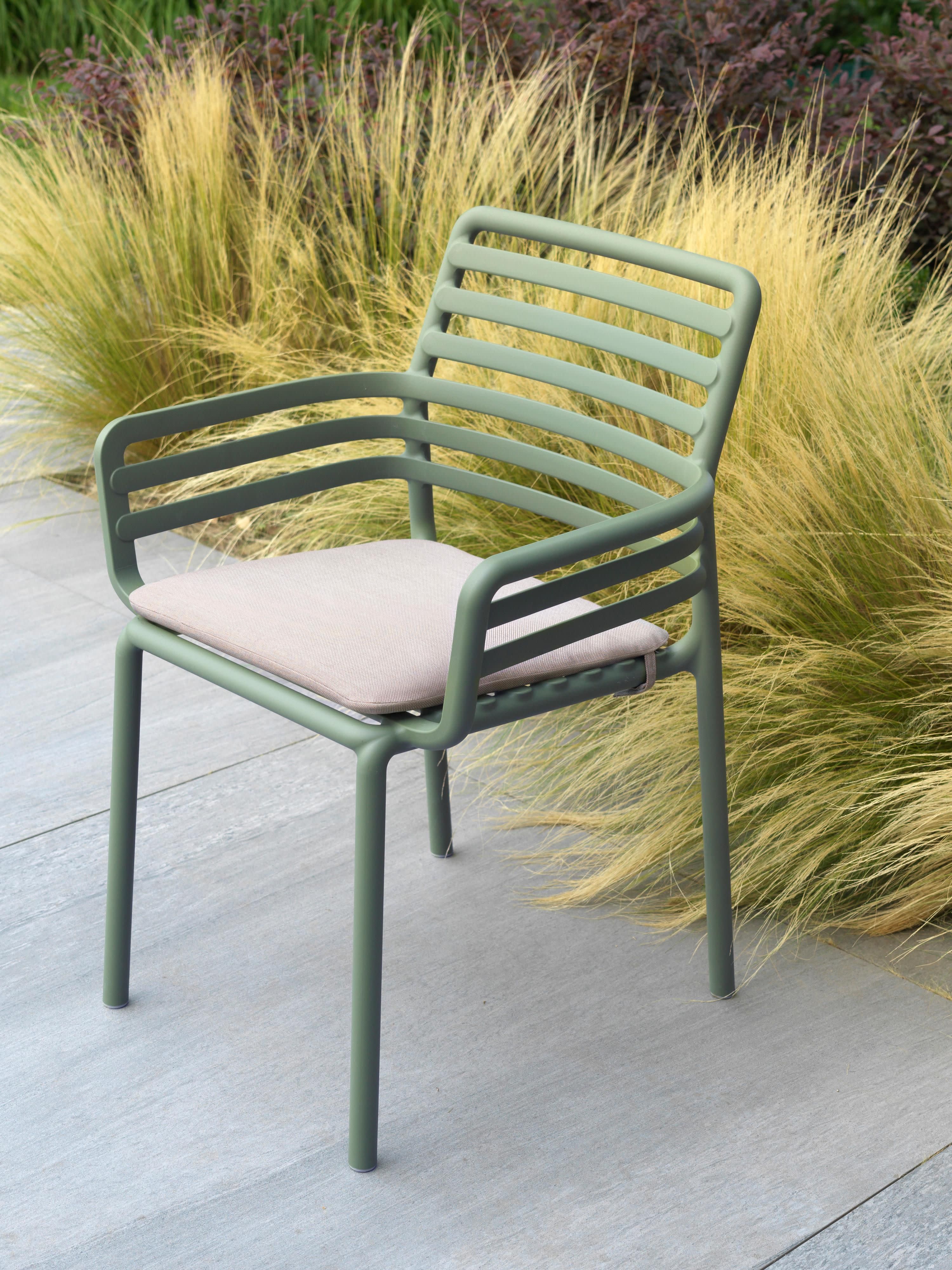 Stapelbarer Garten-Armlehnstuhl Doga
