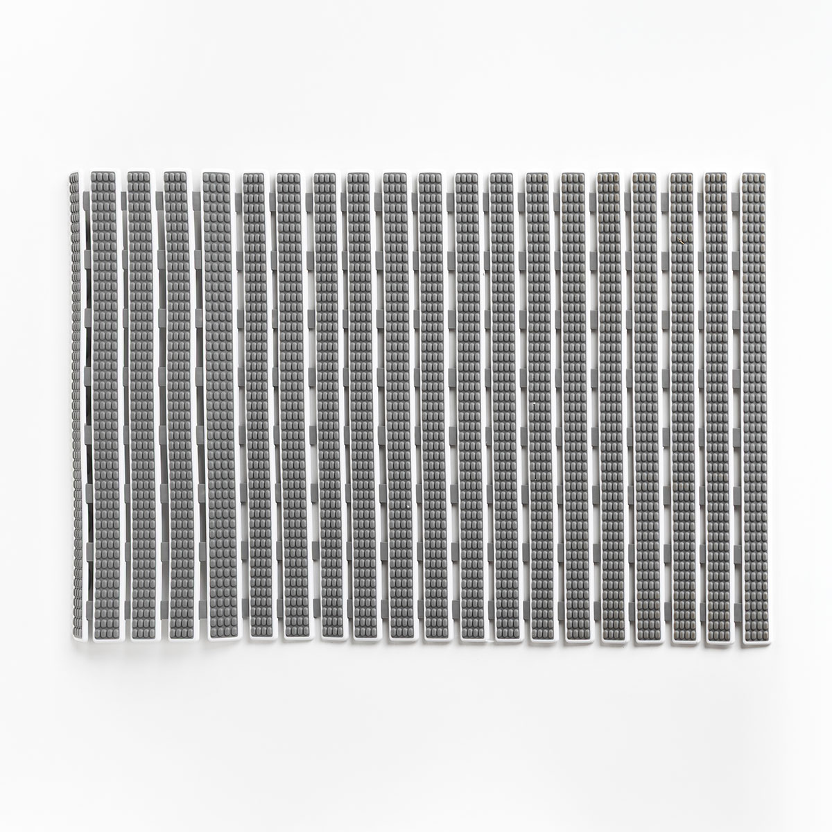 Tapete wc antiderrapante cinza e branco 38x70cm