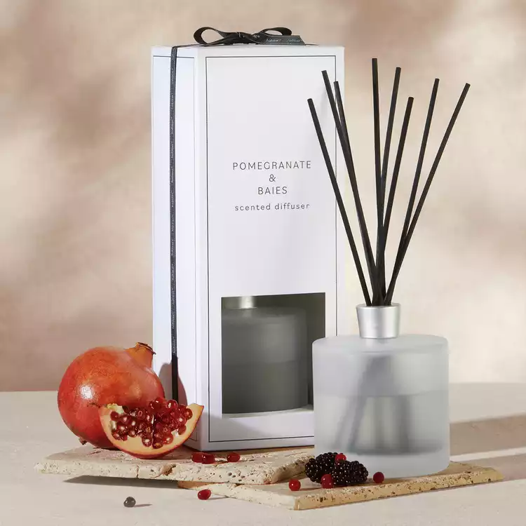 Habitat 500ml Reed Diffuser - Pomegranate & Baies