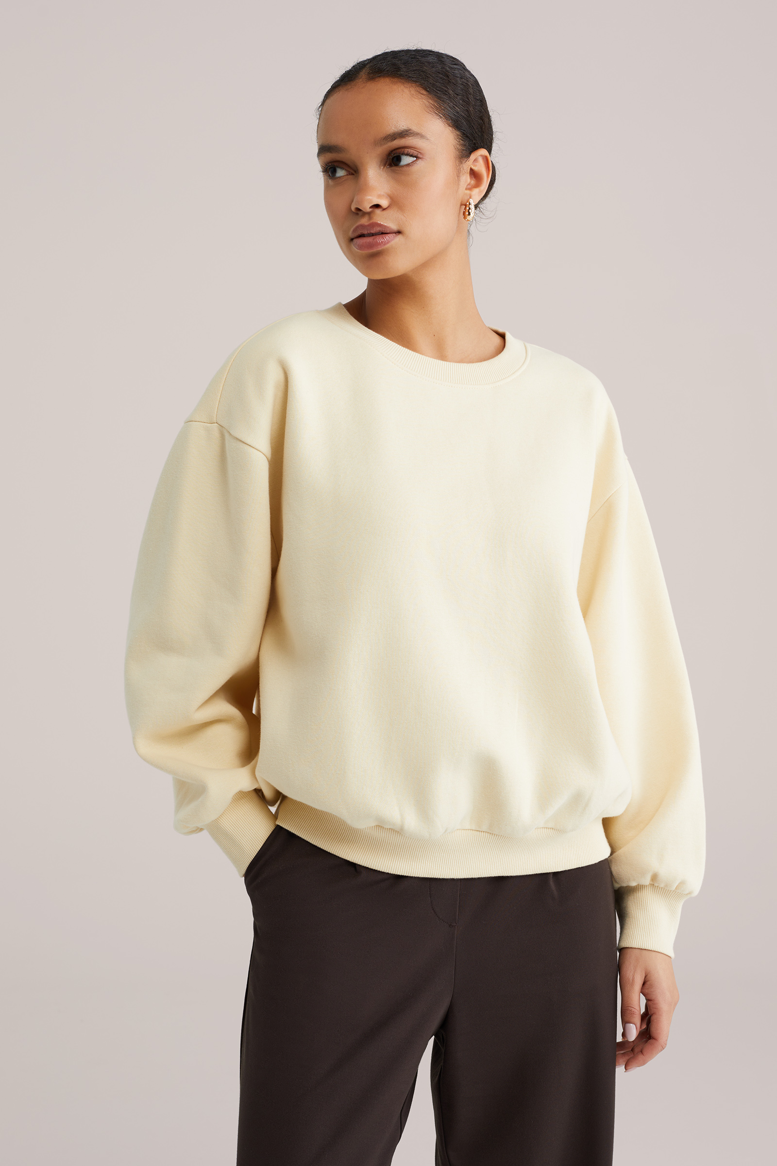 Dames sweater met embroideries