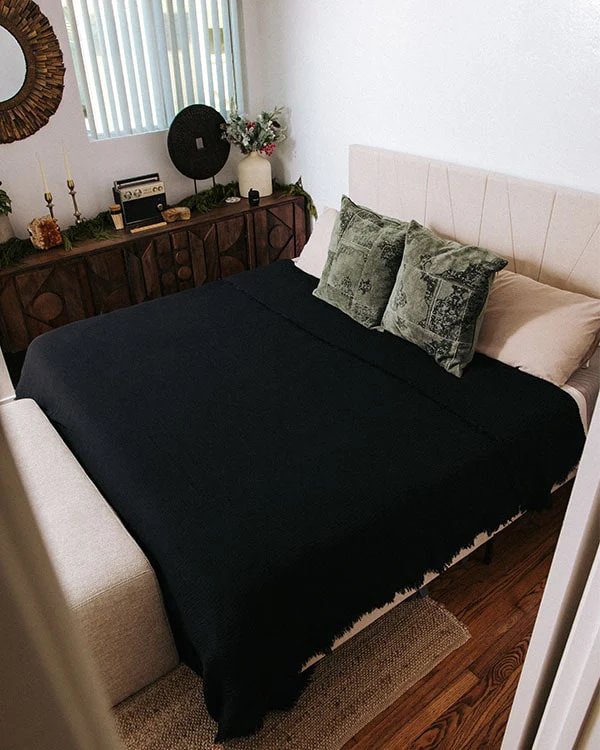 Lara Black - PARTY BLANKET™ - Queen