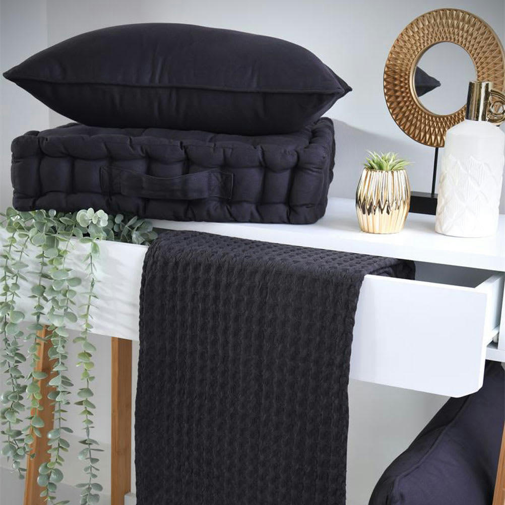 OXFORD - Coussin de sol en satin de coton carbone 45x45cm