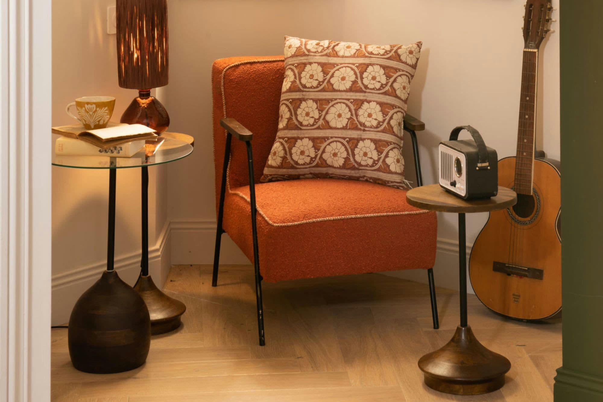 GAIA - Bout de canapé en manguier et verre D45