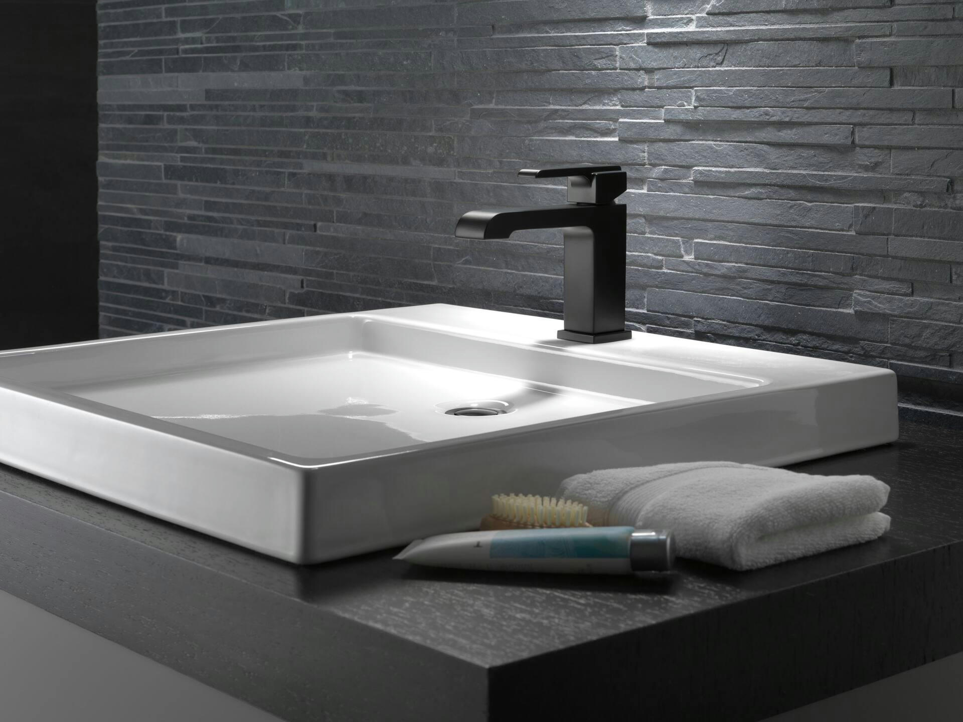 Delta Ara 1-Handle Bathroom Faucet with Metal Pop-Up, Matte Black