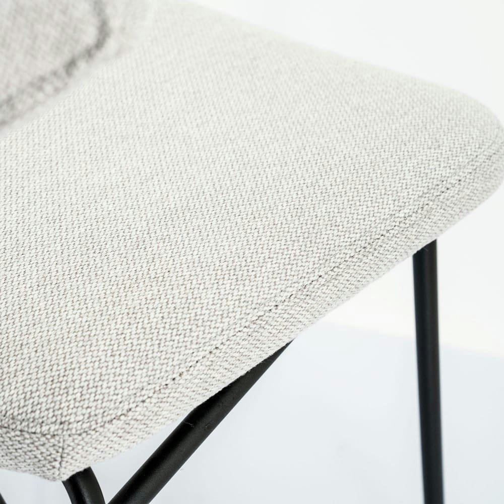 CROCKETT - Lot de 2 chaises de bar en tissu et métal H66cm ecru