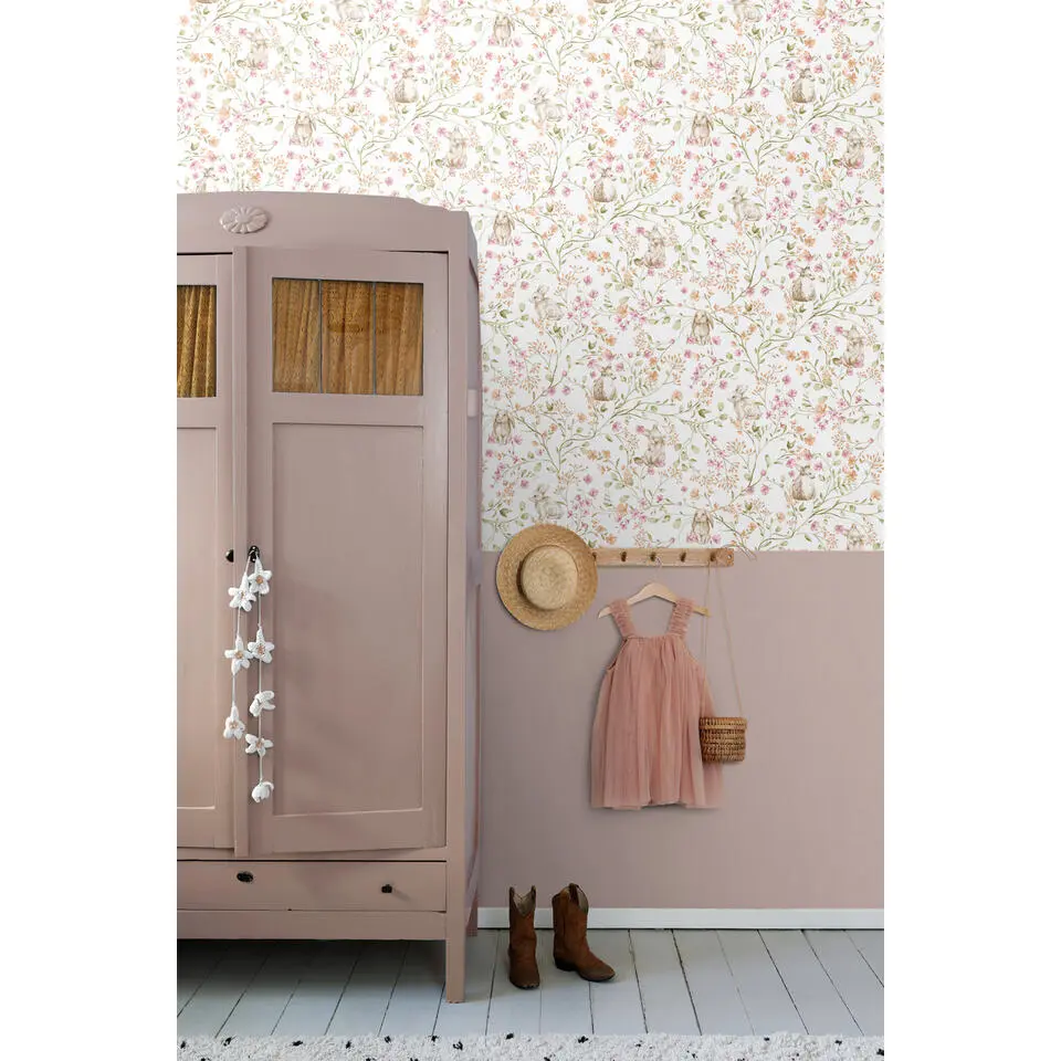 ESTAhome behang konijnen groen, roze en oranje - 0.53 x 10.05 m