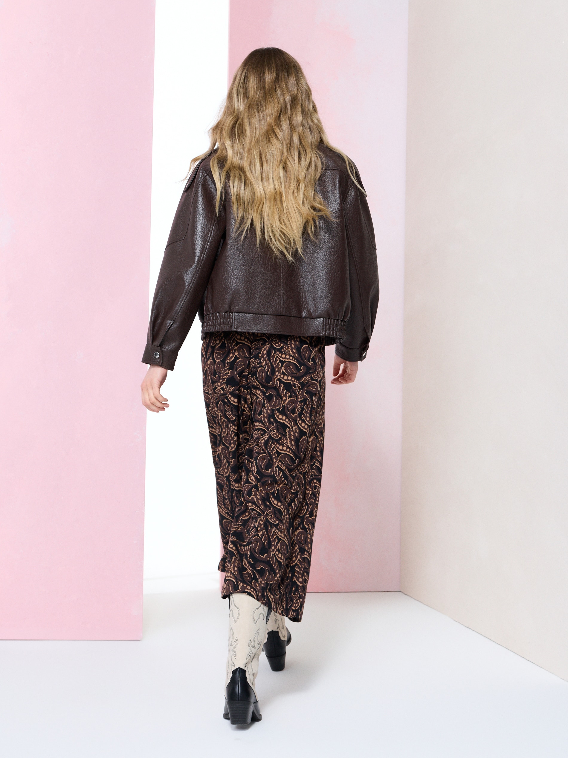 Wiskozowe spodnie culotte ze wzorem paisley
