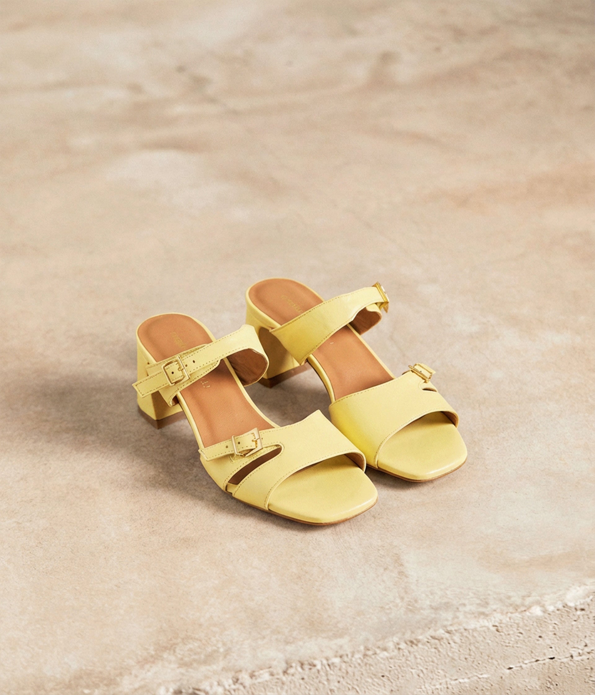 Mules en cuir vanille Bali