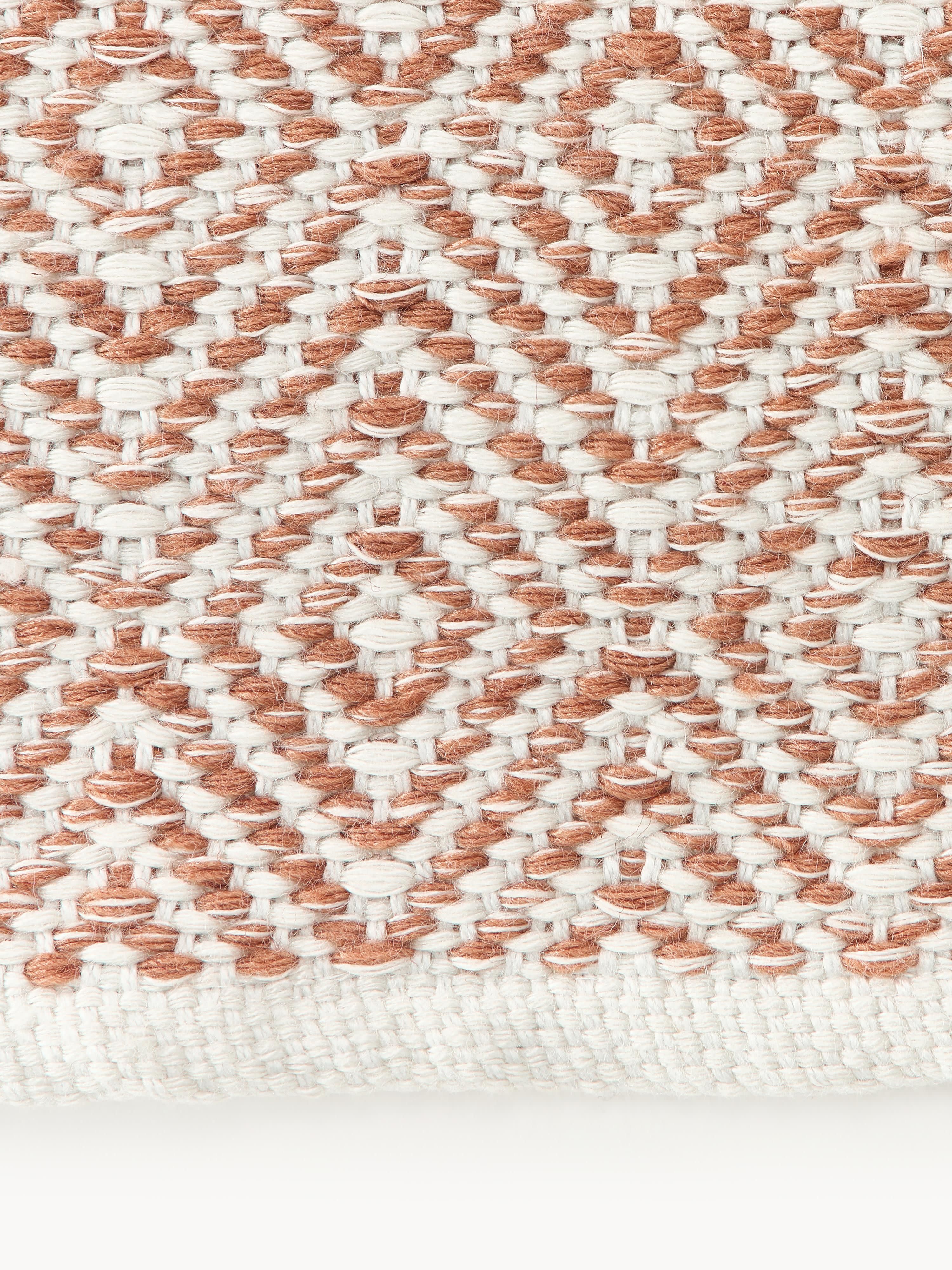 Handgewebter Outdoor-Teppich Rika mit Vintage-Rautenmuster