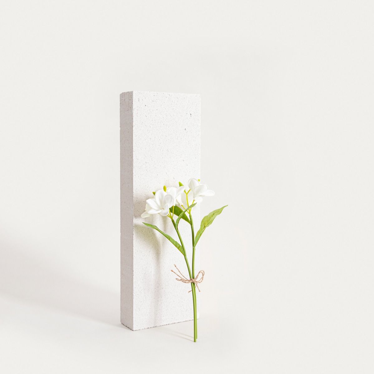 Bukiet kwiatów WITNES biały 40 cm