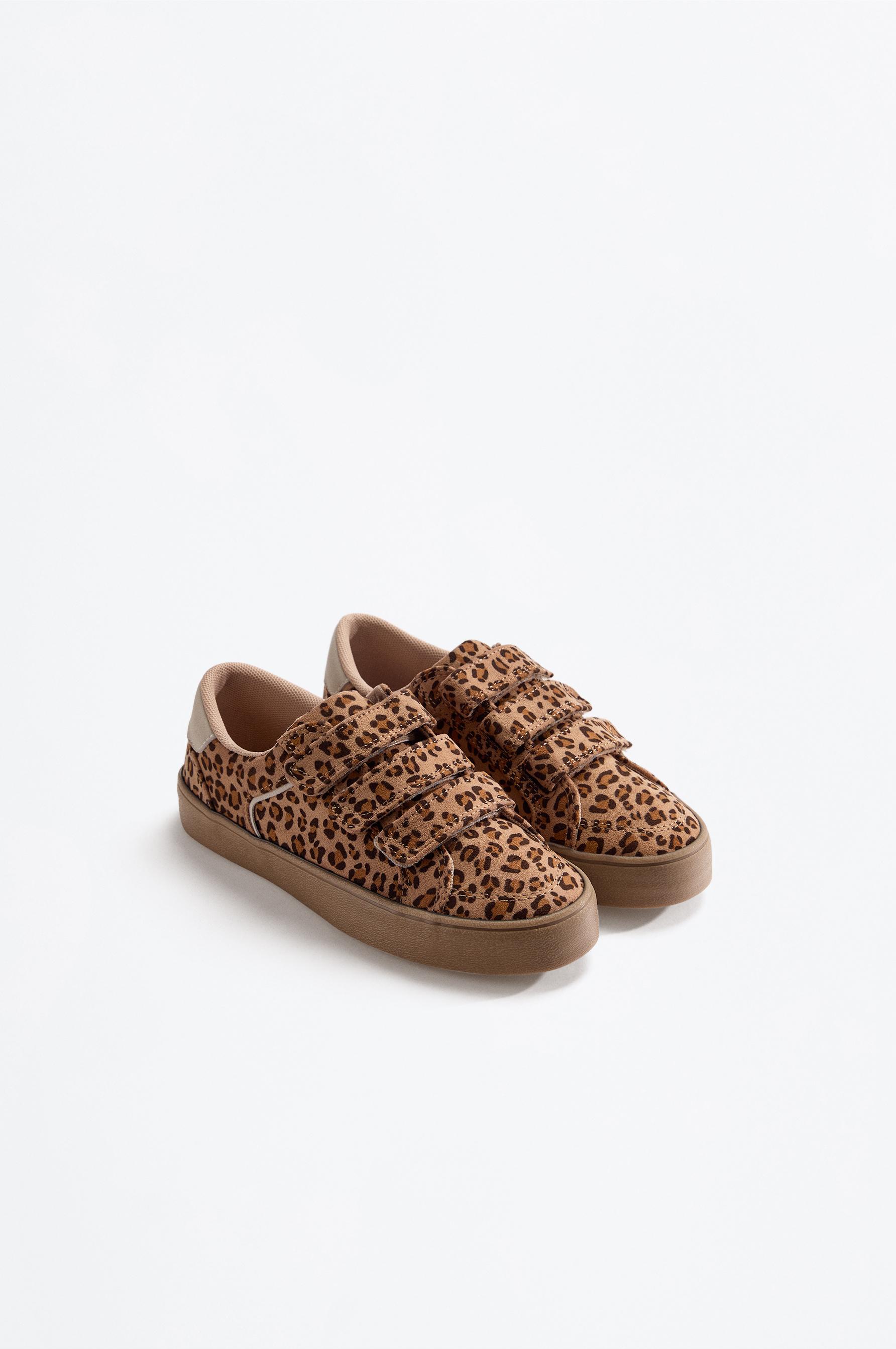 Zapatilla estampado animal
