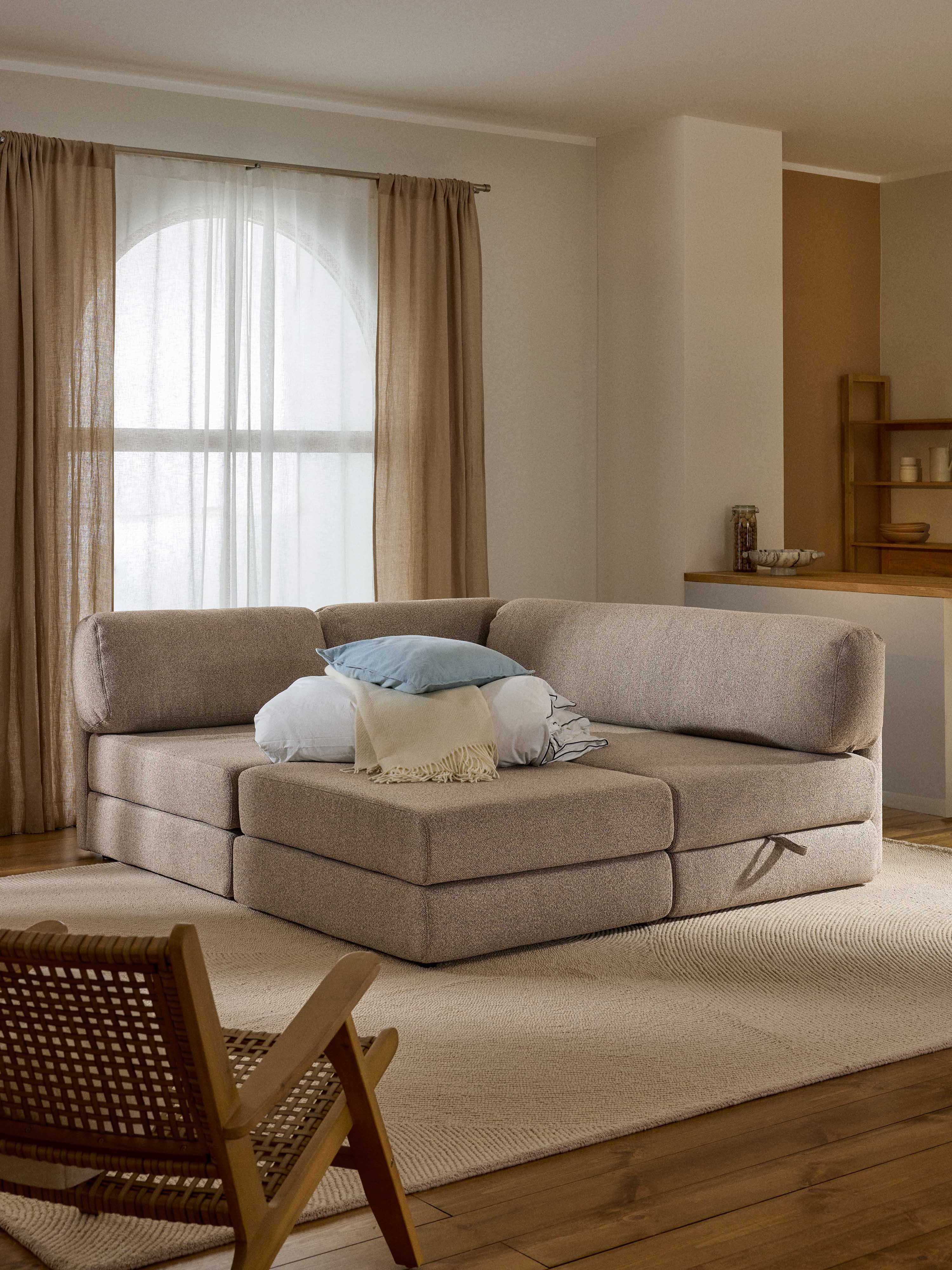 Bouclé-Eck-Schlafsofa Ladina mit Stauraum