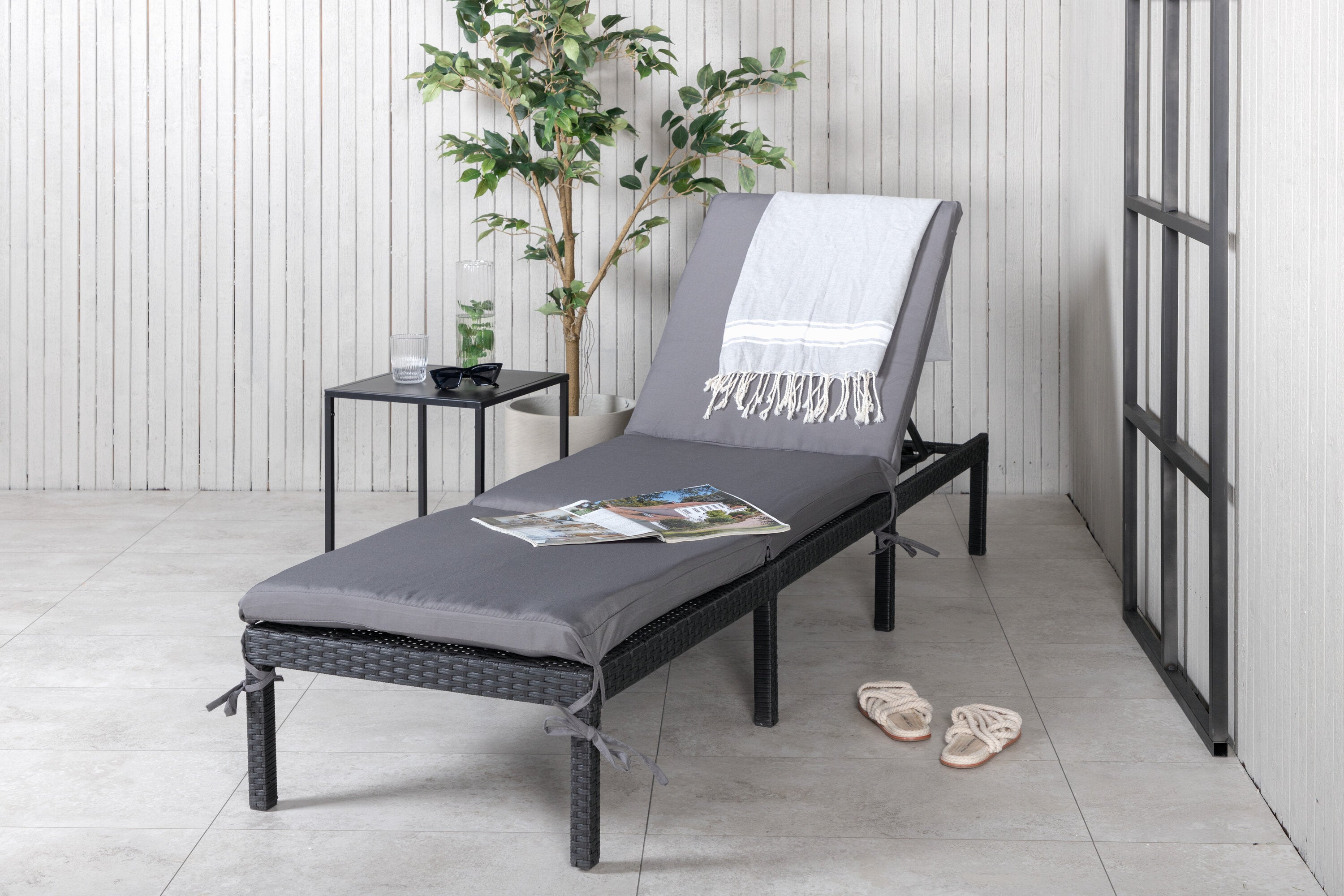 Rebellenclub Dayli Tuin Ligbed - Zwart