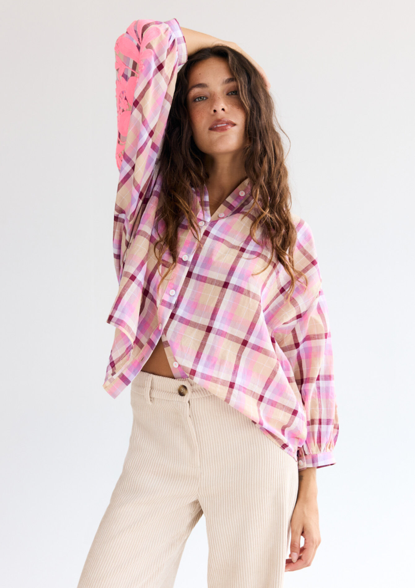 Geblokte blouse met borduursel