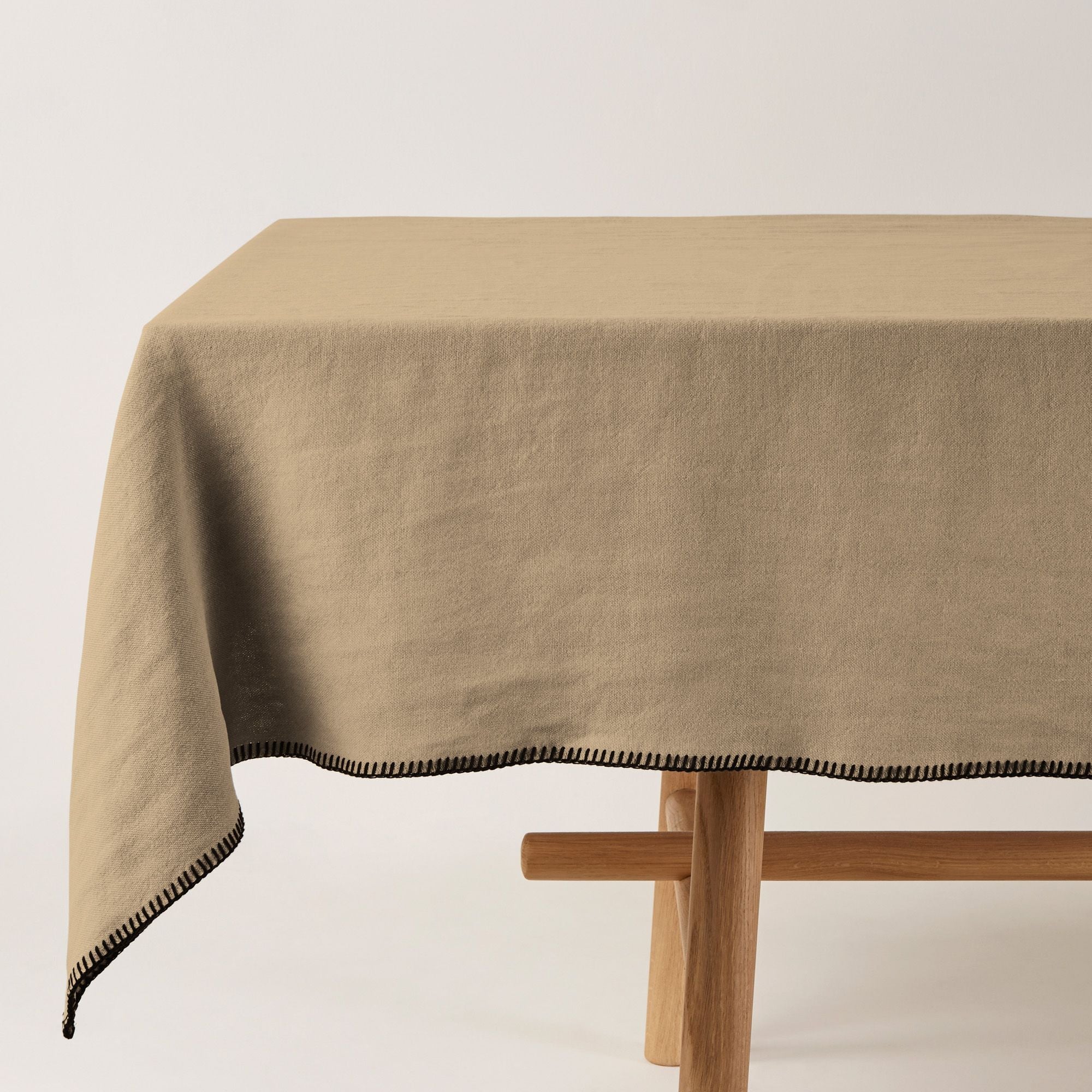 Madura Rechthoekig tafelkleed Nino rogge en zwarte slinger 140x320 cm