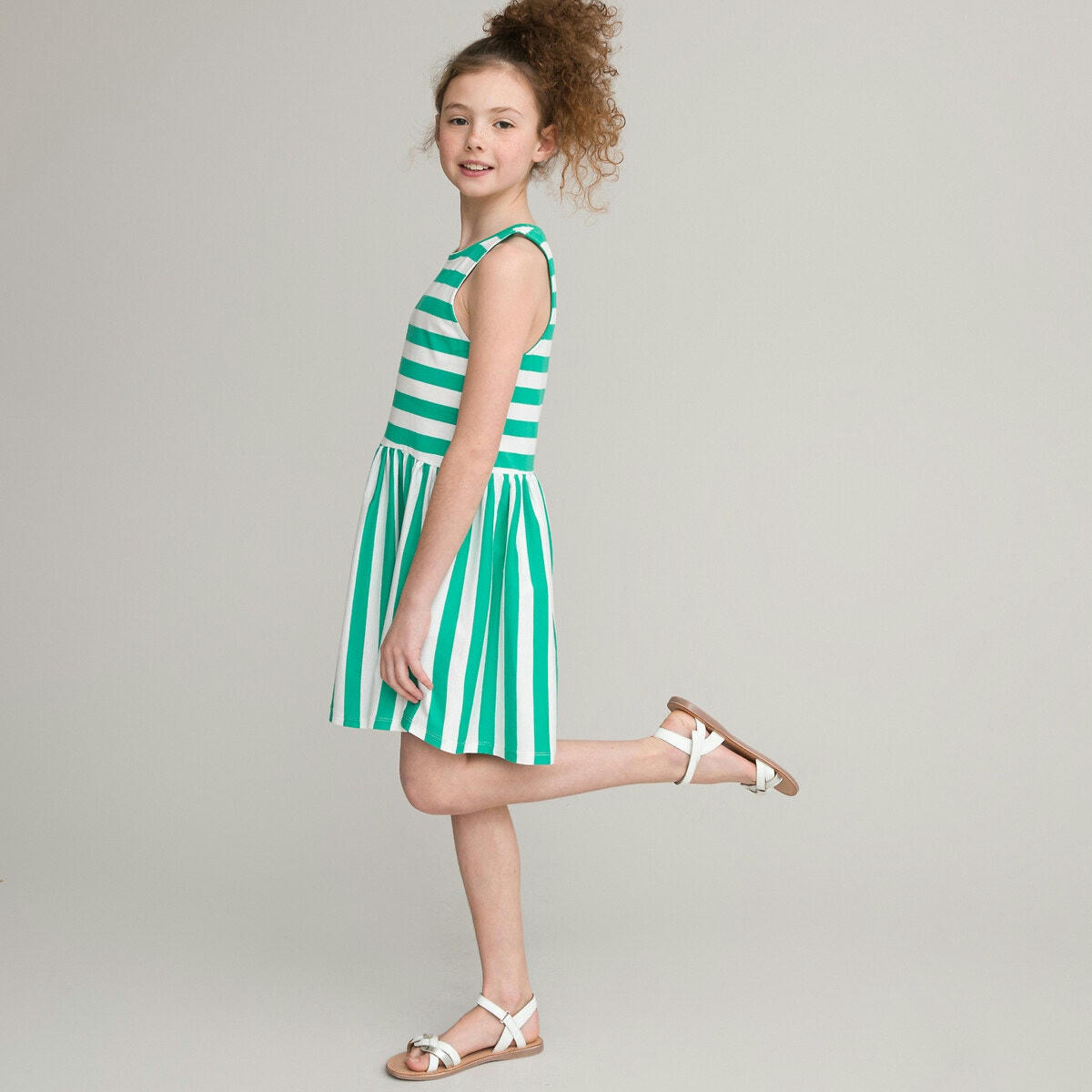 Robe rayée sans manches