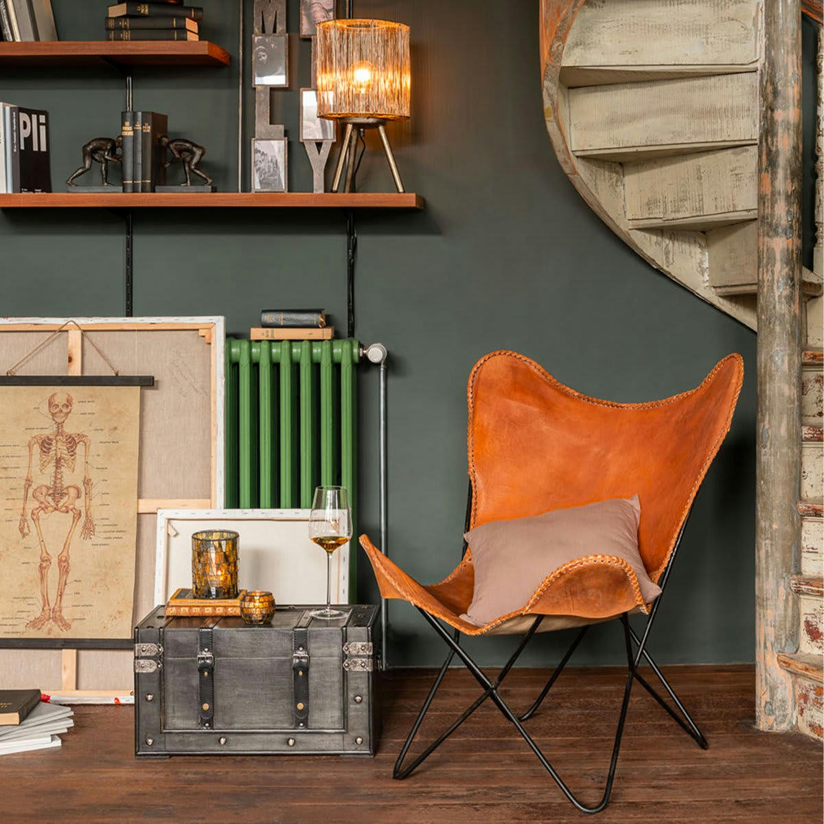 MOSCOU - Fauteuil papillon en cuir et métal marron