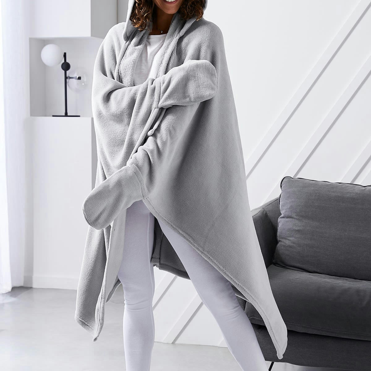 ESSENTIAL - Plaid à capuche uni en polyester gris 165x115