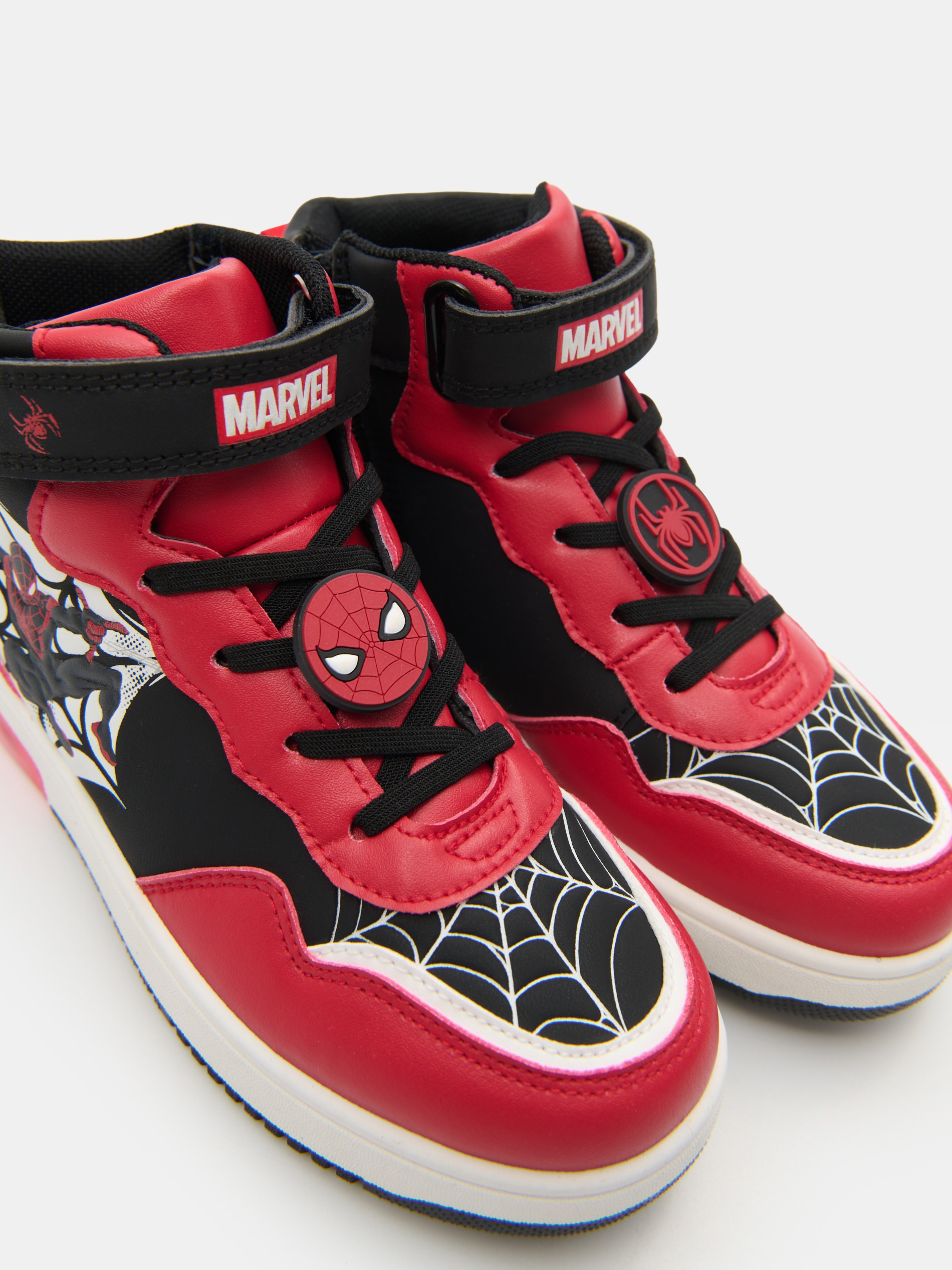 Wysokie sneakersy Spider-Man z lampką LED i motywem sieci