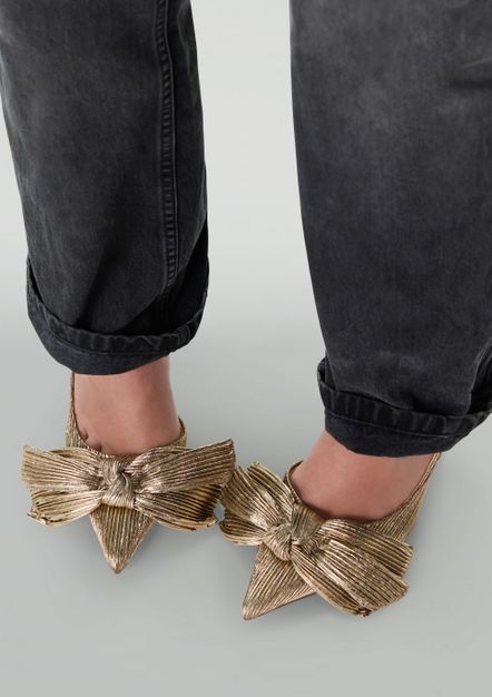 Gouden metallic slingback pumps met strik