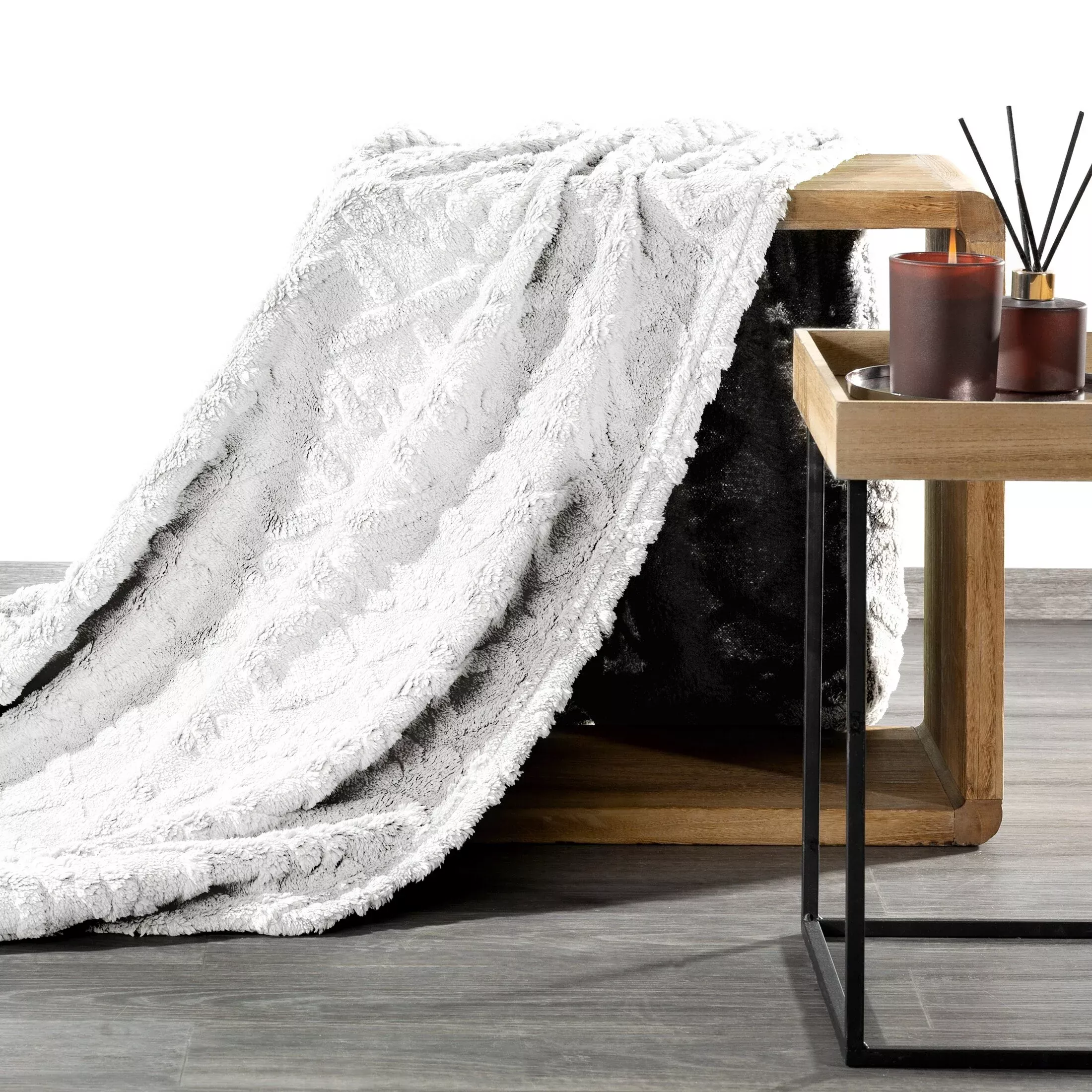 Koc 150x200 cm biały z ozdobnym plecionym warkoczem Design 91
