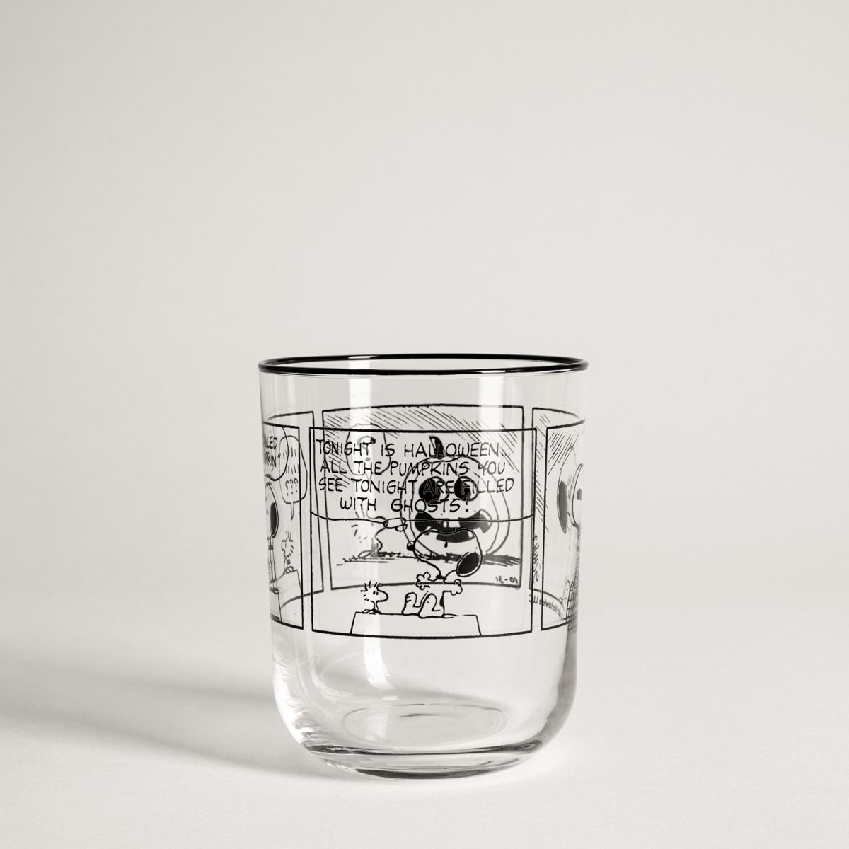 Szklanka SNOOPY z printem komiksu i czarnym rantem 0,3 l