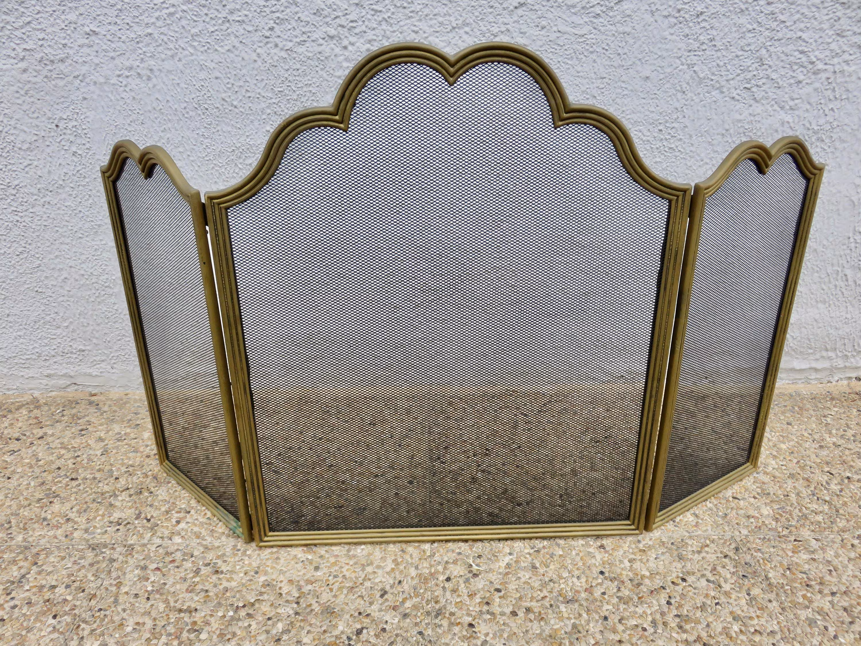 Fireplace fire screen, spark guard 