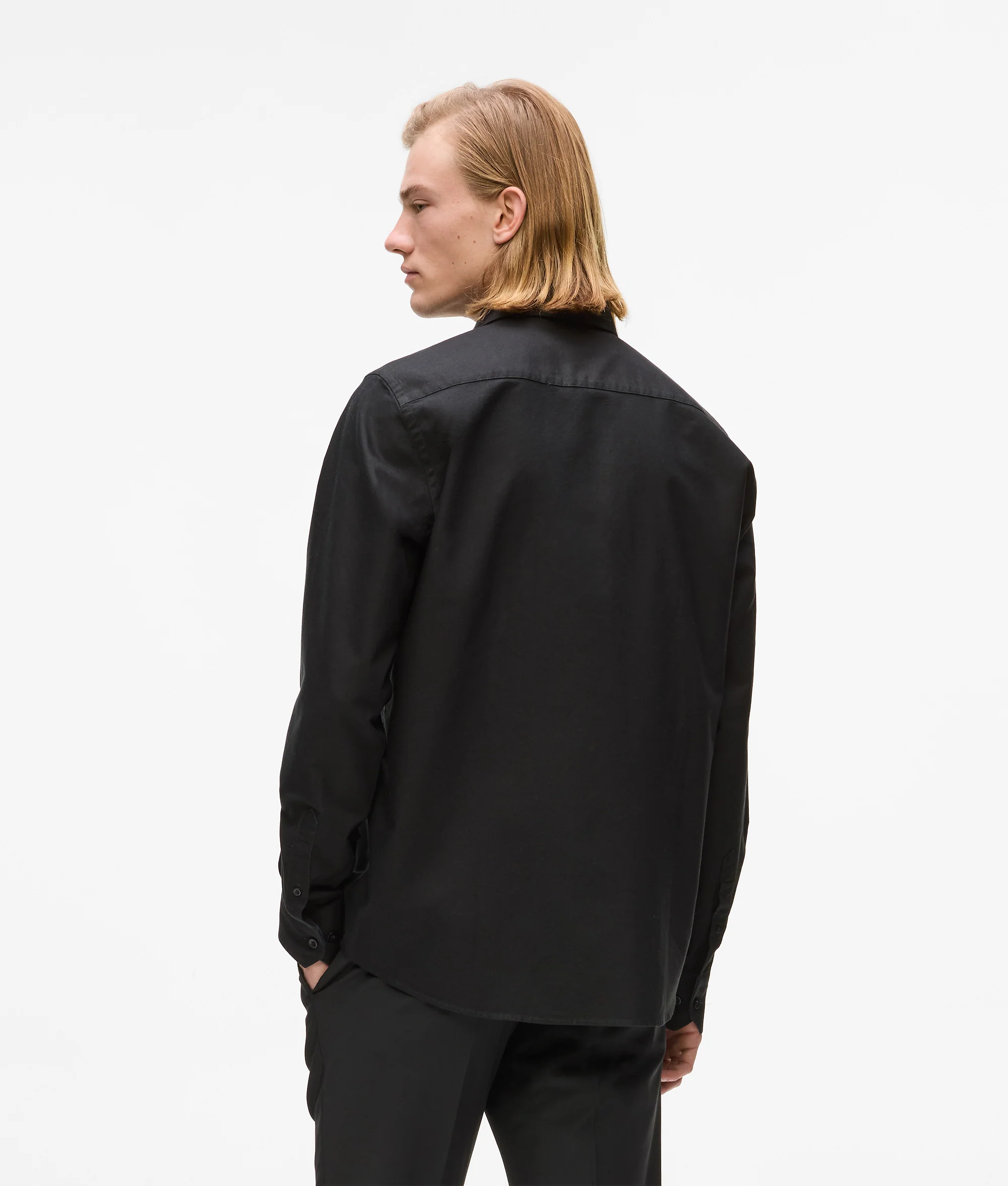 Chemise noire classique