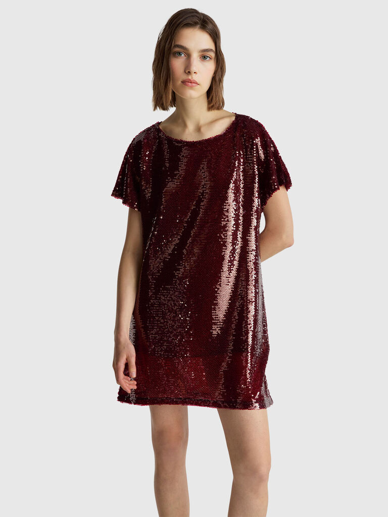 Short dress with sequins