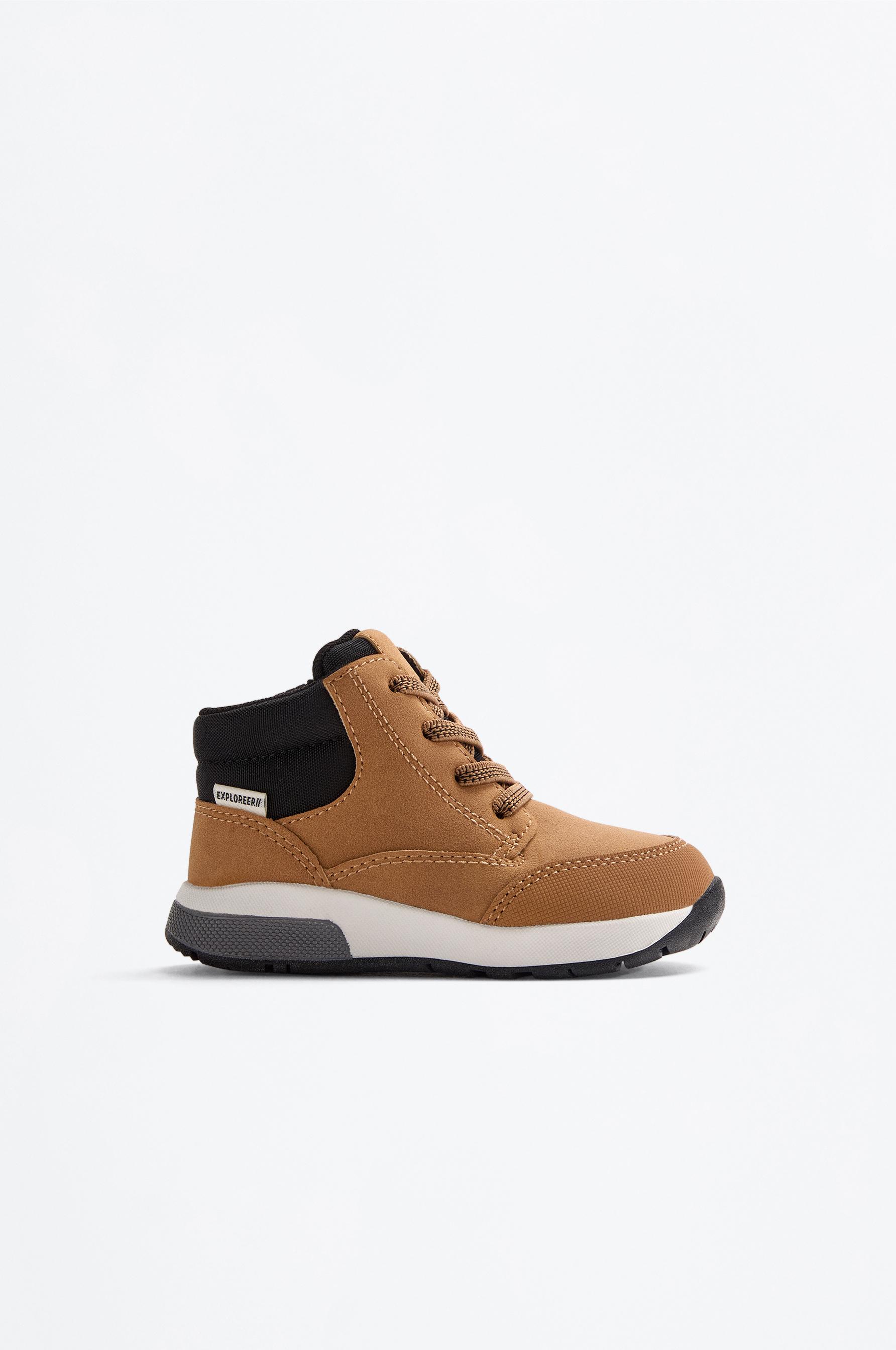 Bota deportiva