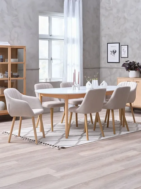 MARSTRAND L200 bord hvid + 4 ADSLEV stole beige