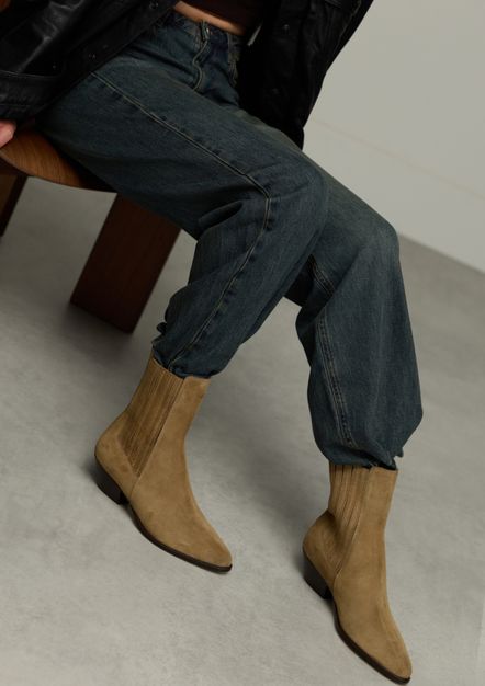 Beige suède western laarsjes