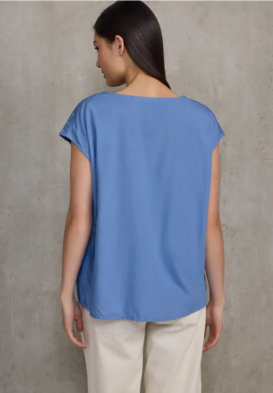 Blusenshirt mit Spitze