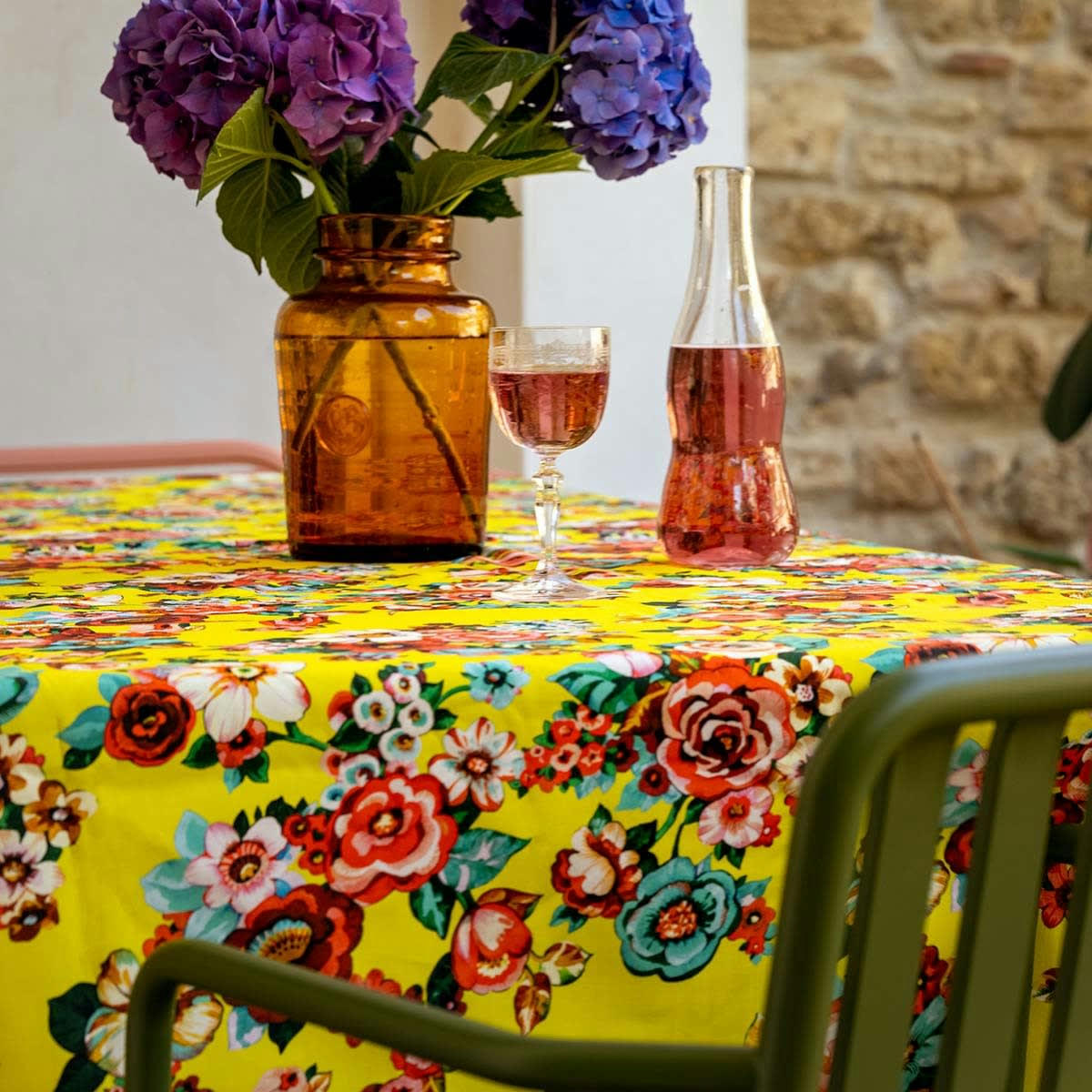 SAKURI - Nappe grand format en coton imprimé fleuri jaune 140x235