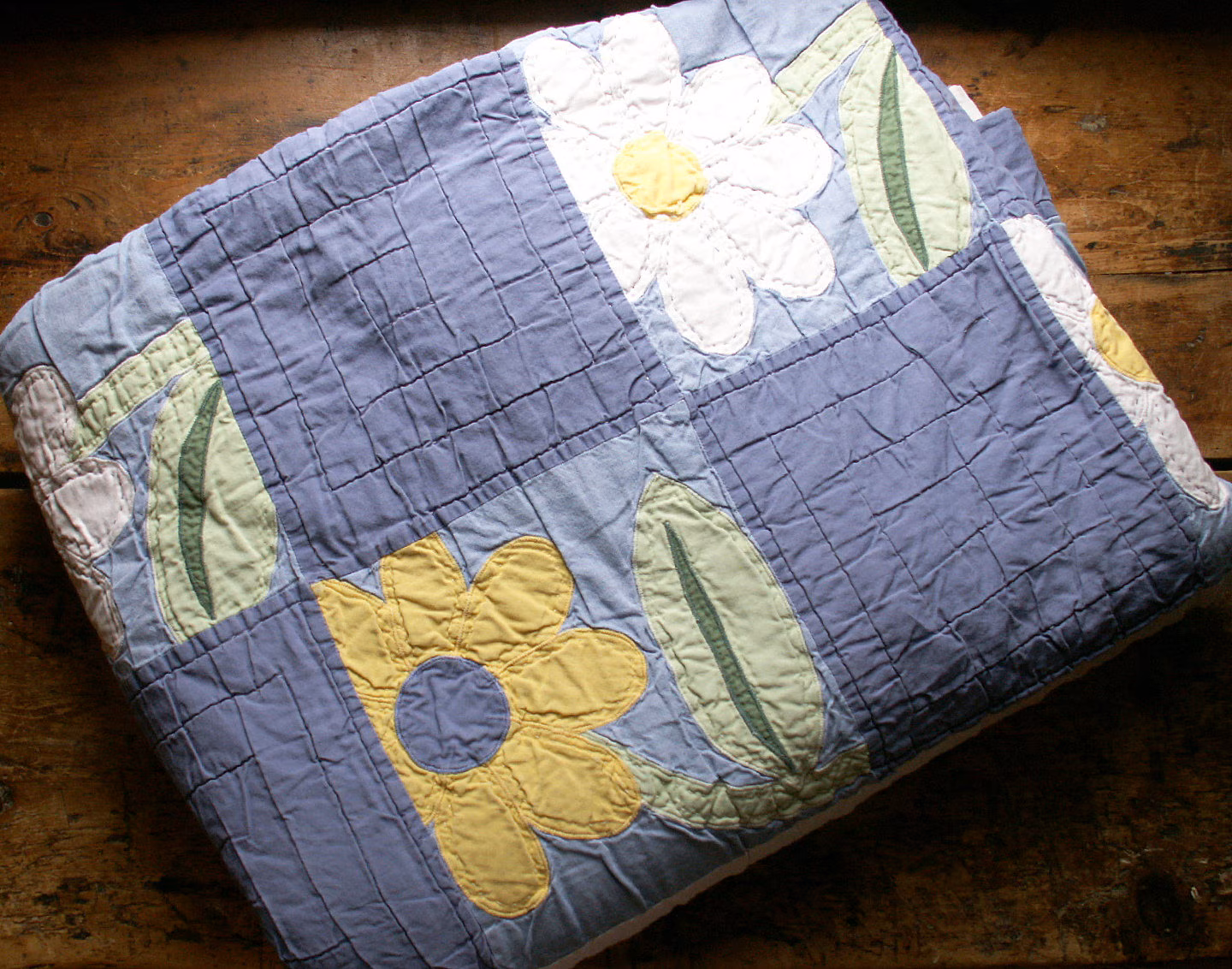 Vintage Blue and White Floral Daisy Quilt - Great Country Kids Room Decor