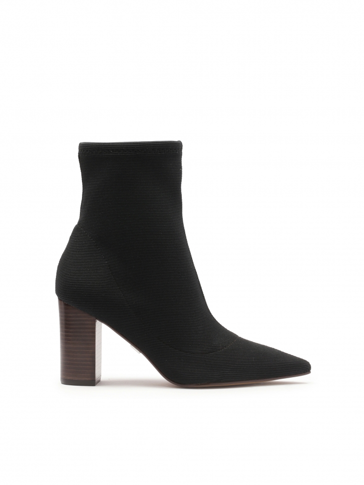 Black boots with slip-on elastic upper