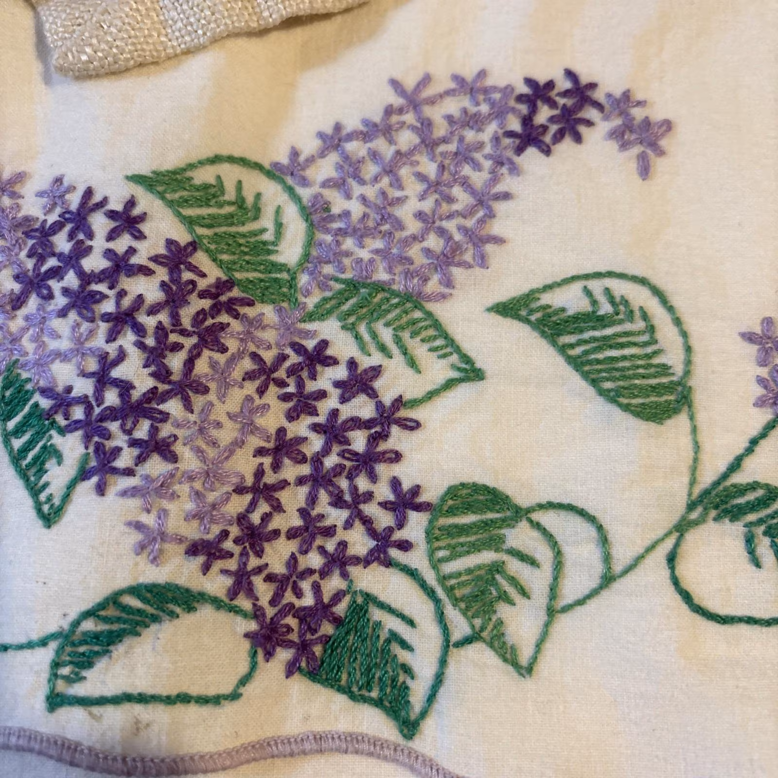 Linens Vintage Lot of 13 pcs Embroidered Napkins Placemats & Runners b056 Lot#1