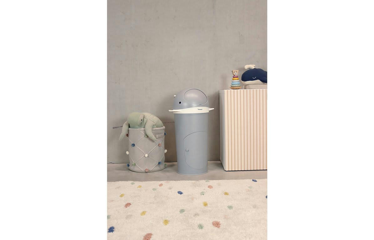 - Poubelle à couches