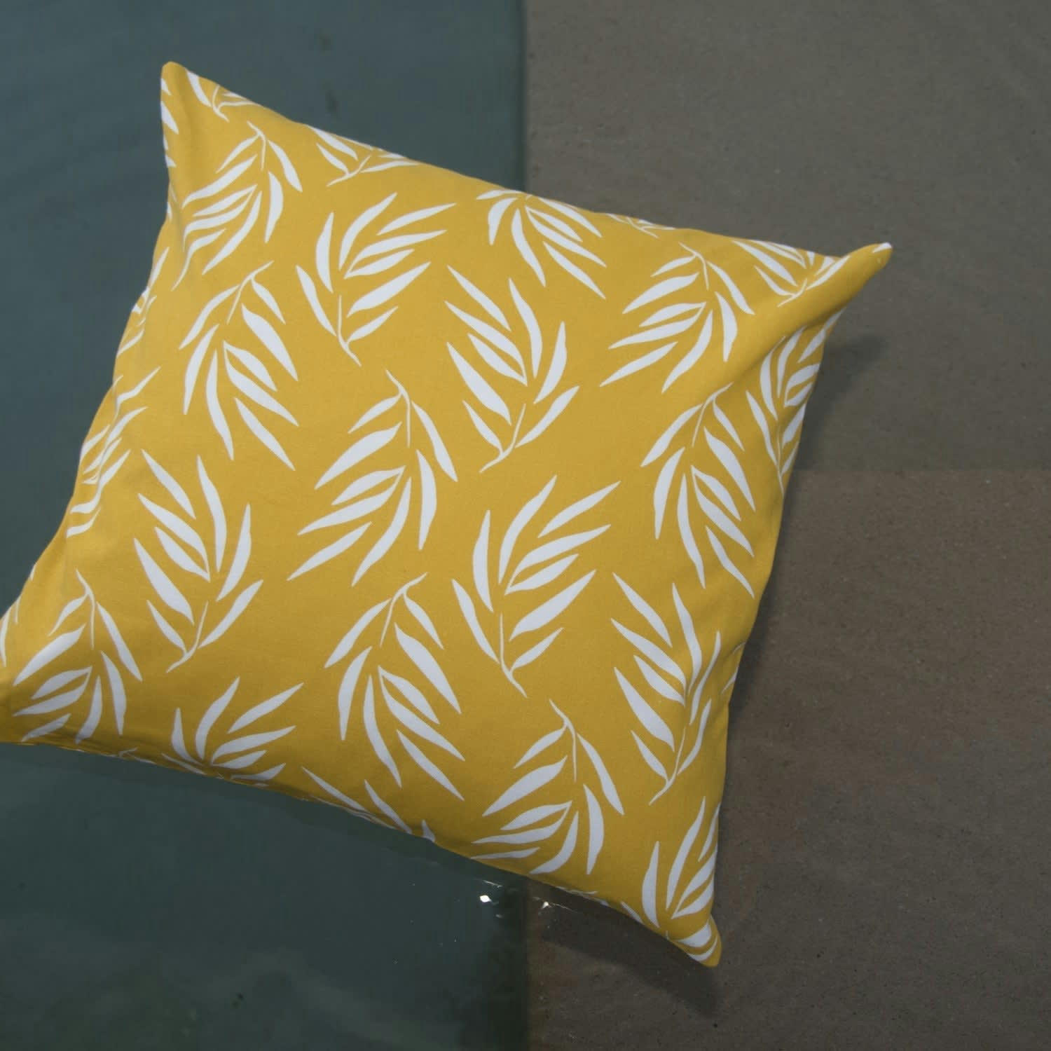 FOLIAGE - Housse de coussin d'extérieur coton  50x50 jaune