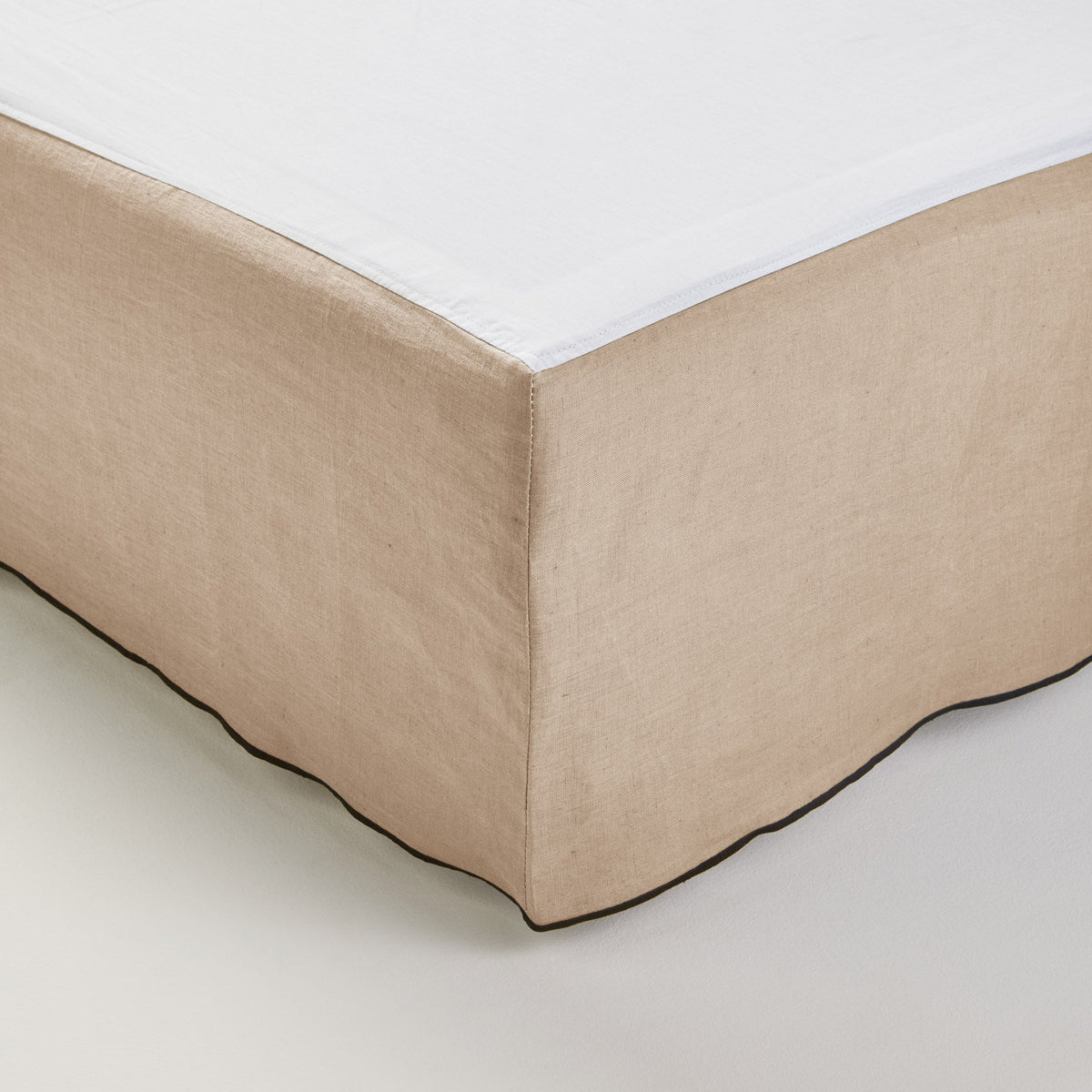 Madura Hoes voor boxspring Carlina zandhommel en zwarte hommel 90x200 cm