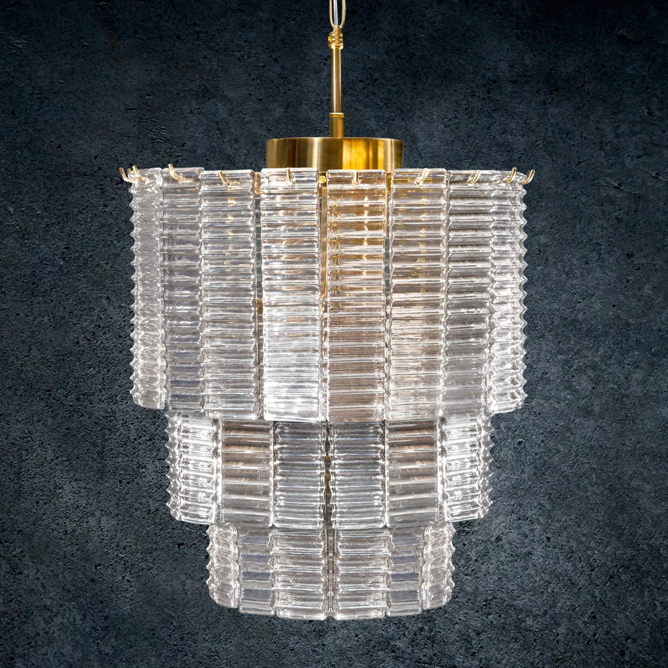 Lampa wisząca do salonu złota DALIA z luźno zwisającymi szklanymi prostokątami