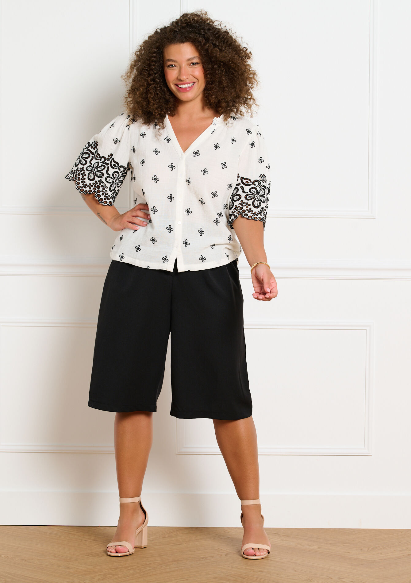 Geborduurde blouse korte mouwen