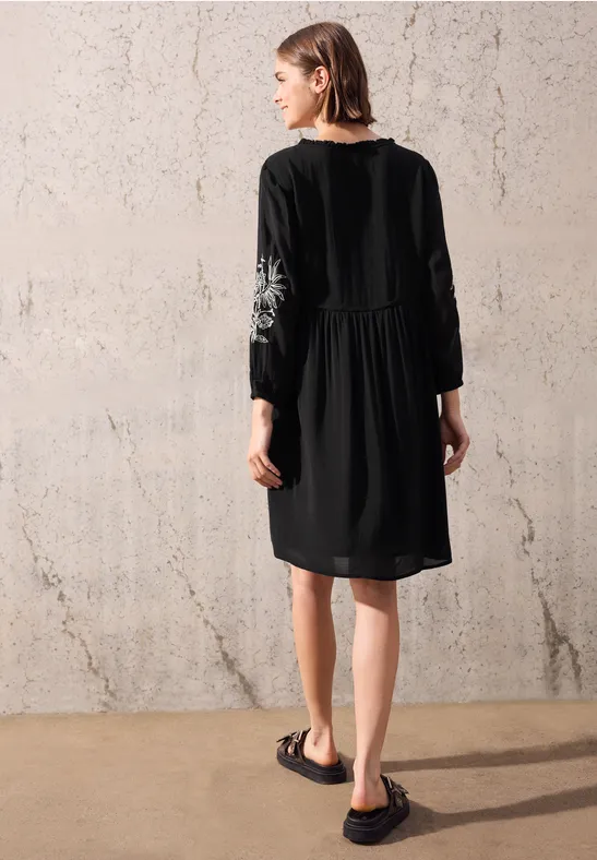 Tunika-Kleid mit Stickerei