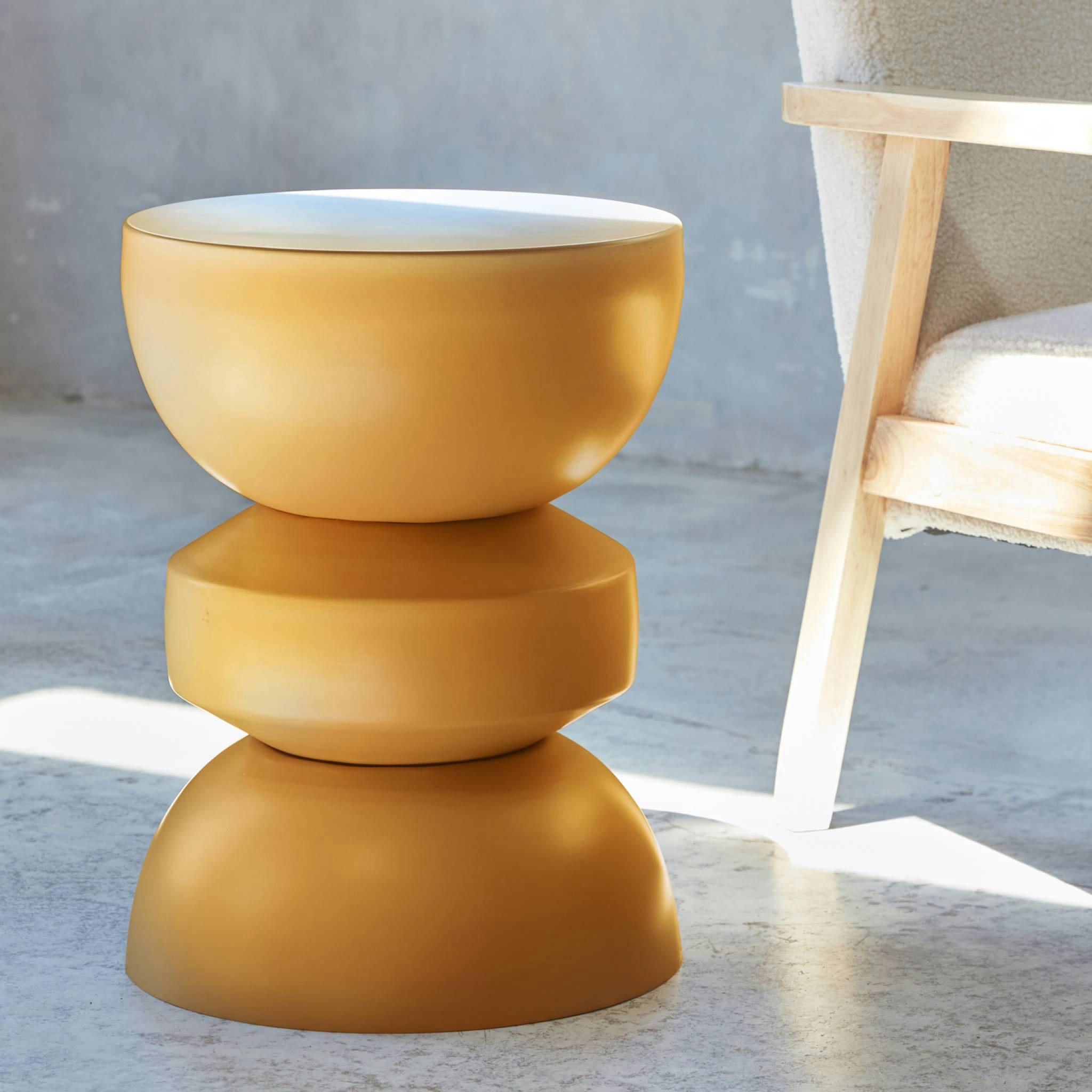 ASSA - Table d'appoint en métal moutarde D32